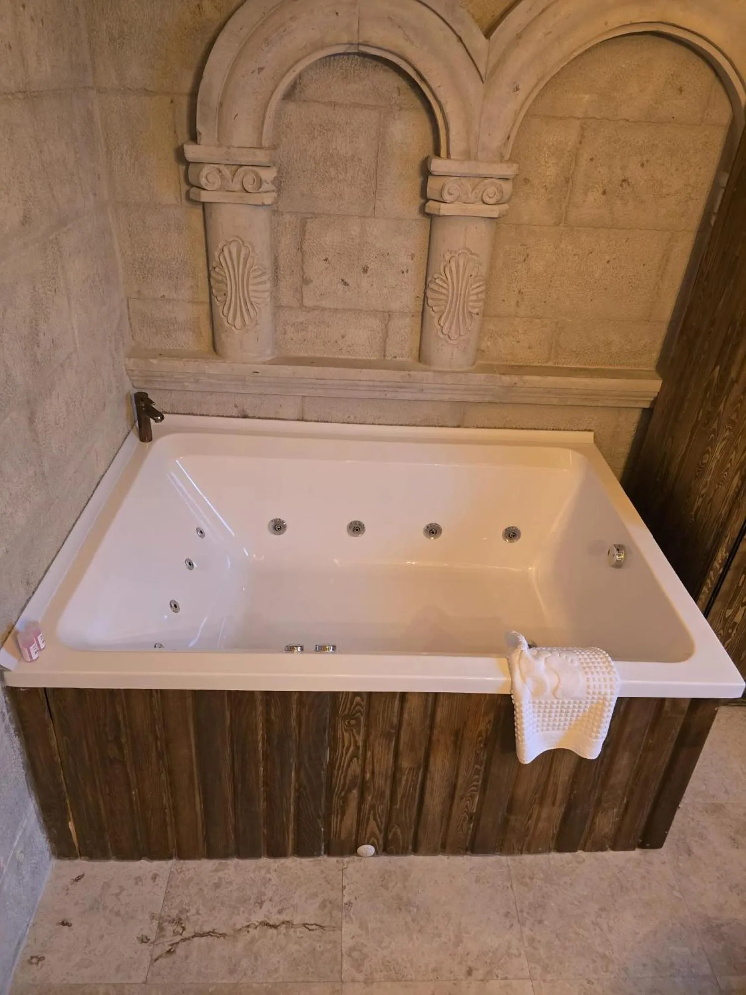 Hot Tub in Elite Rose Cappadocia