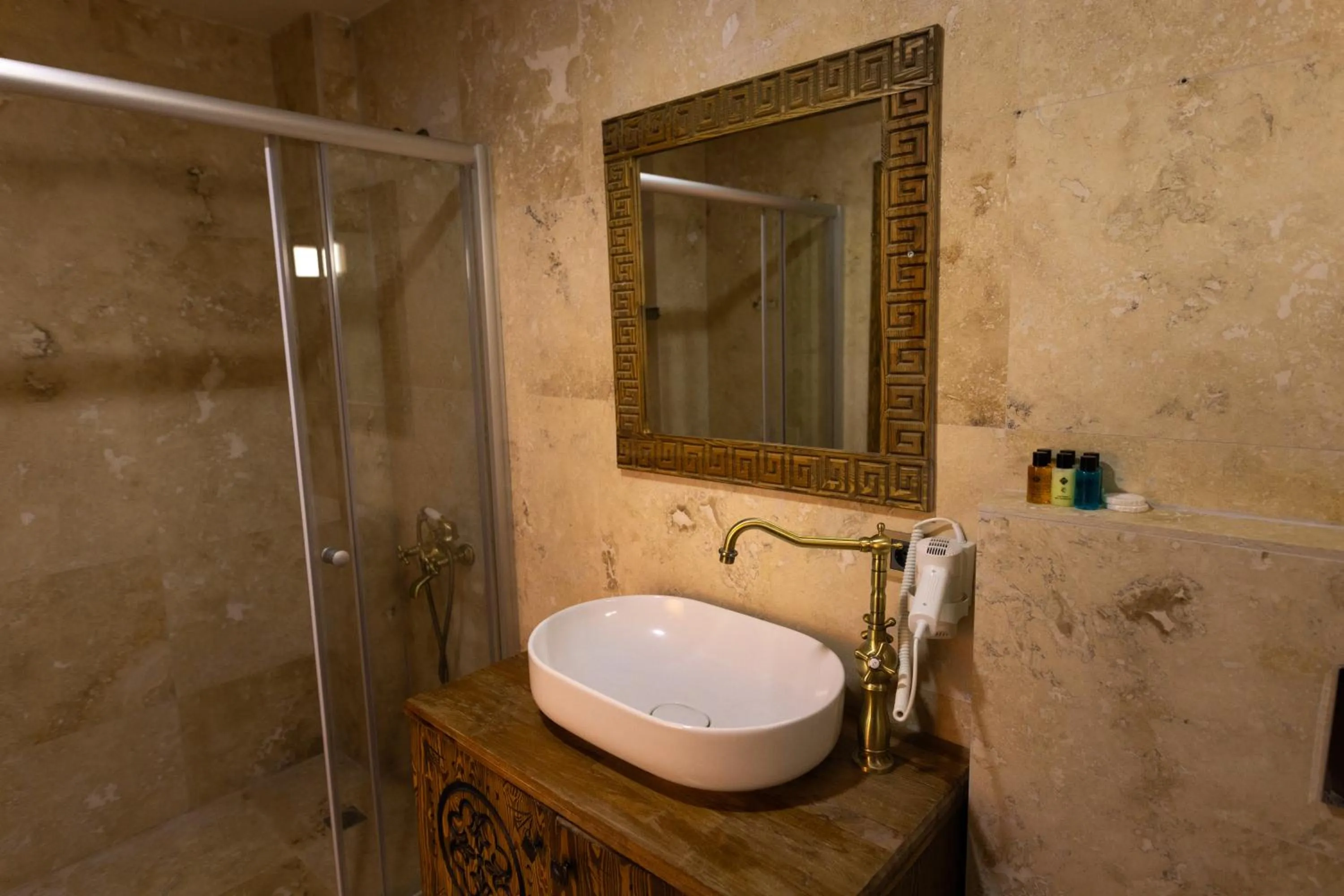 Shower in Elite Rose Cappadocia