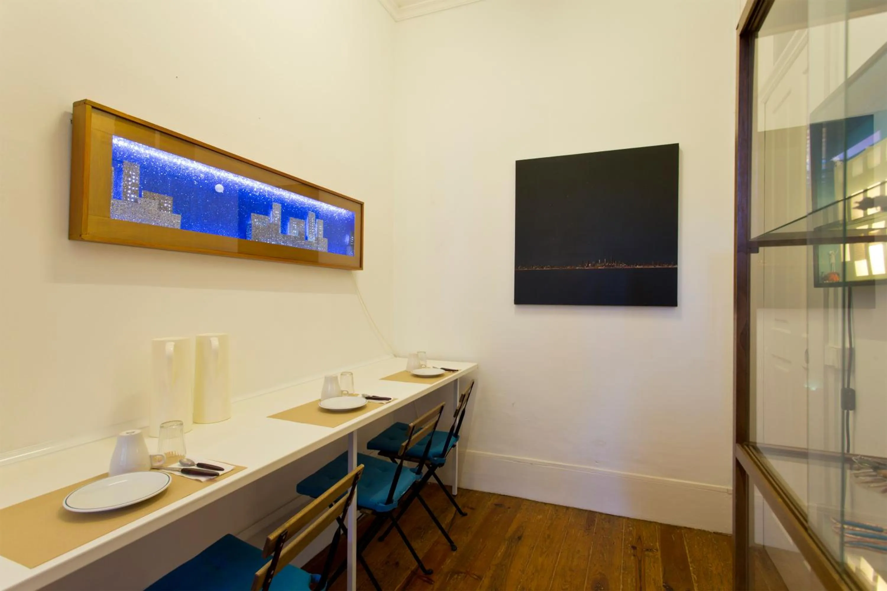 Communal kitchen in Hostel Alegria