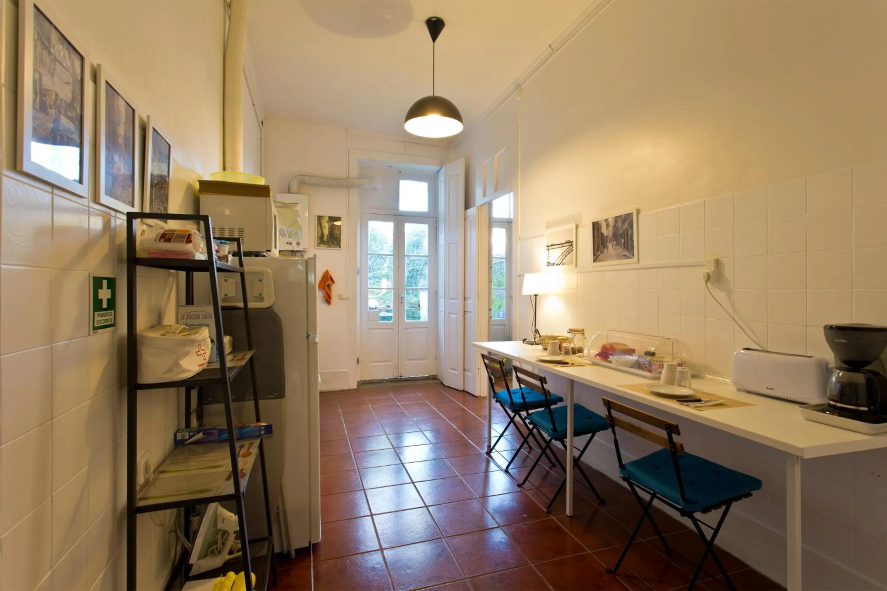 Communal kitchen in Hostel Alegria