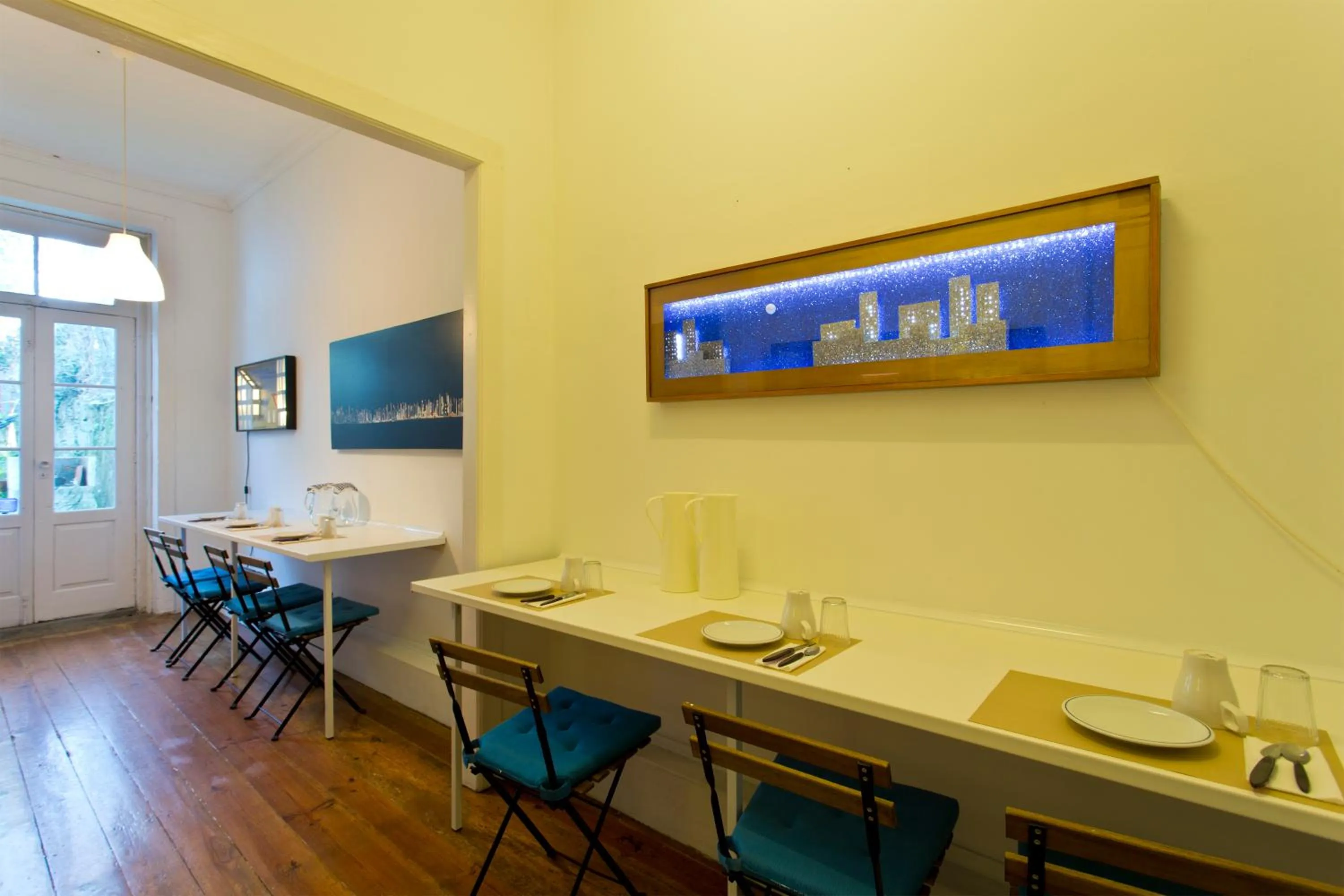 Communal kitchen in Hostel Alegria