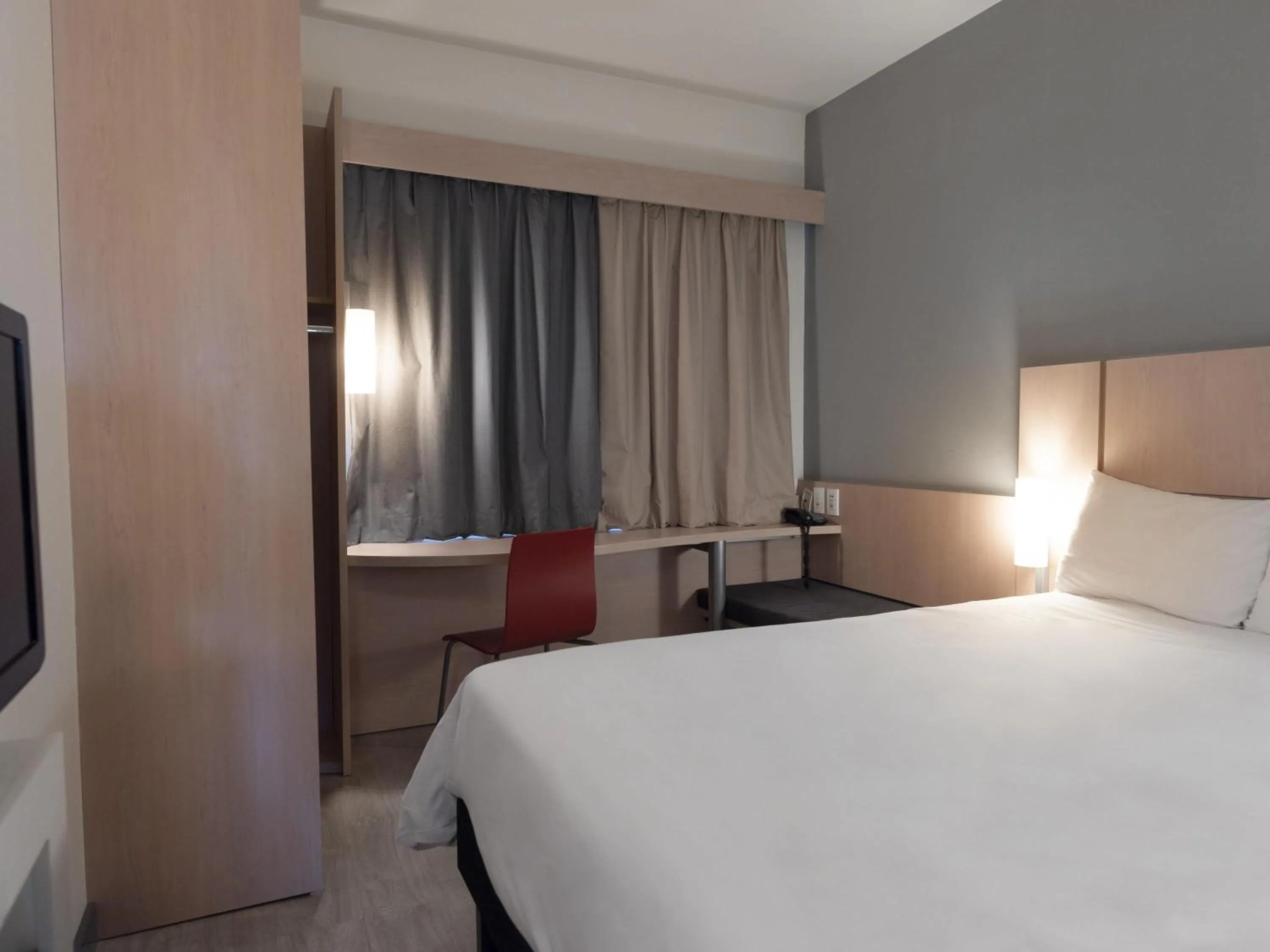 Bedroom, Bed in ibis Pilar