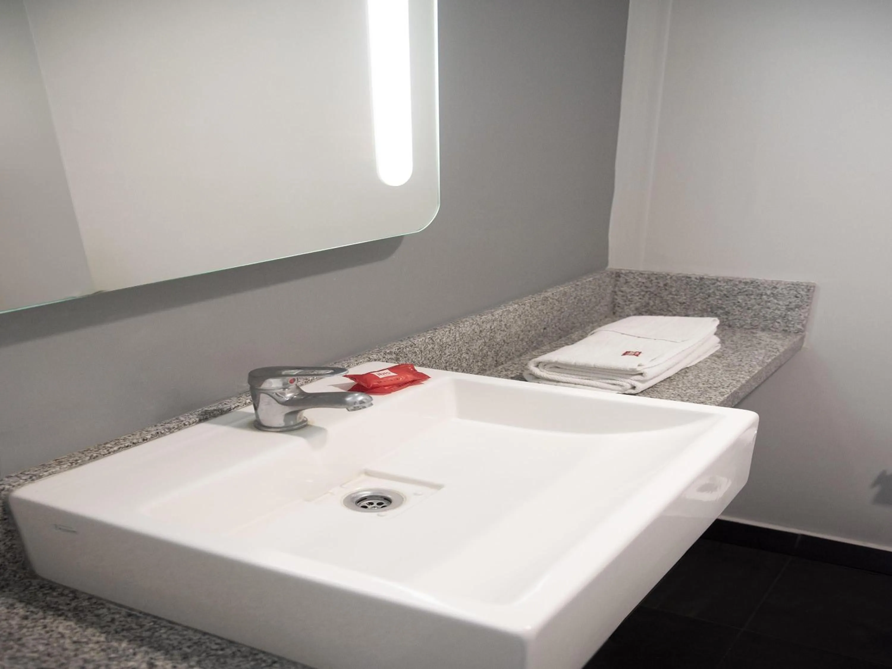 Bedroom in ibis Pilar