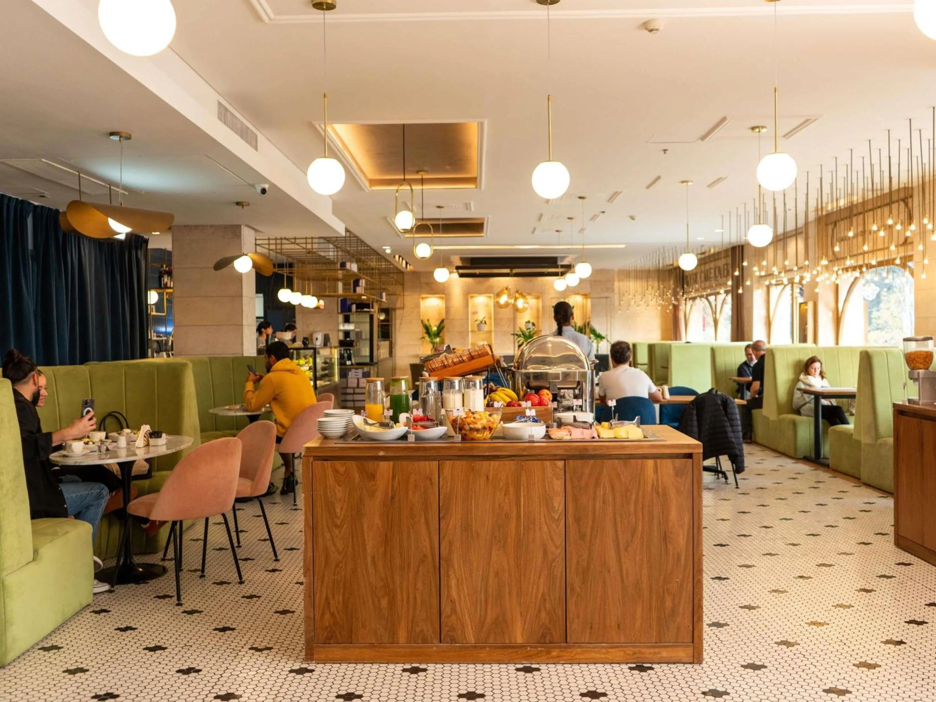 Breakfast in ibis Pilar