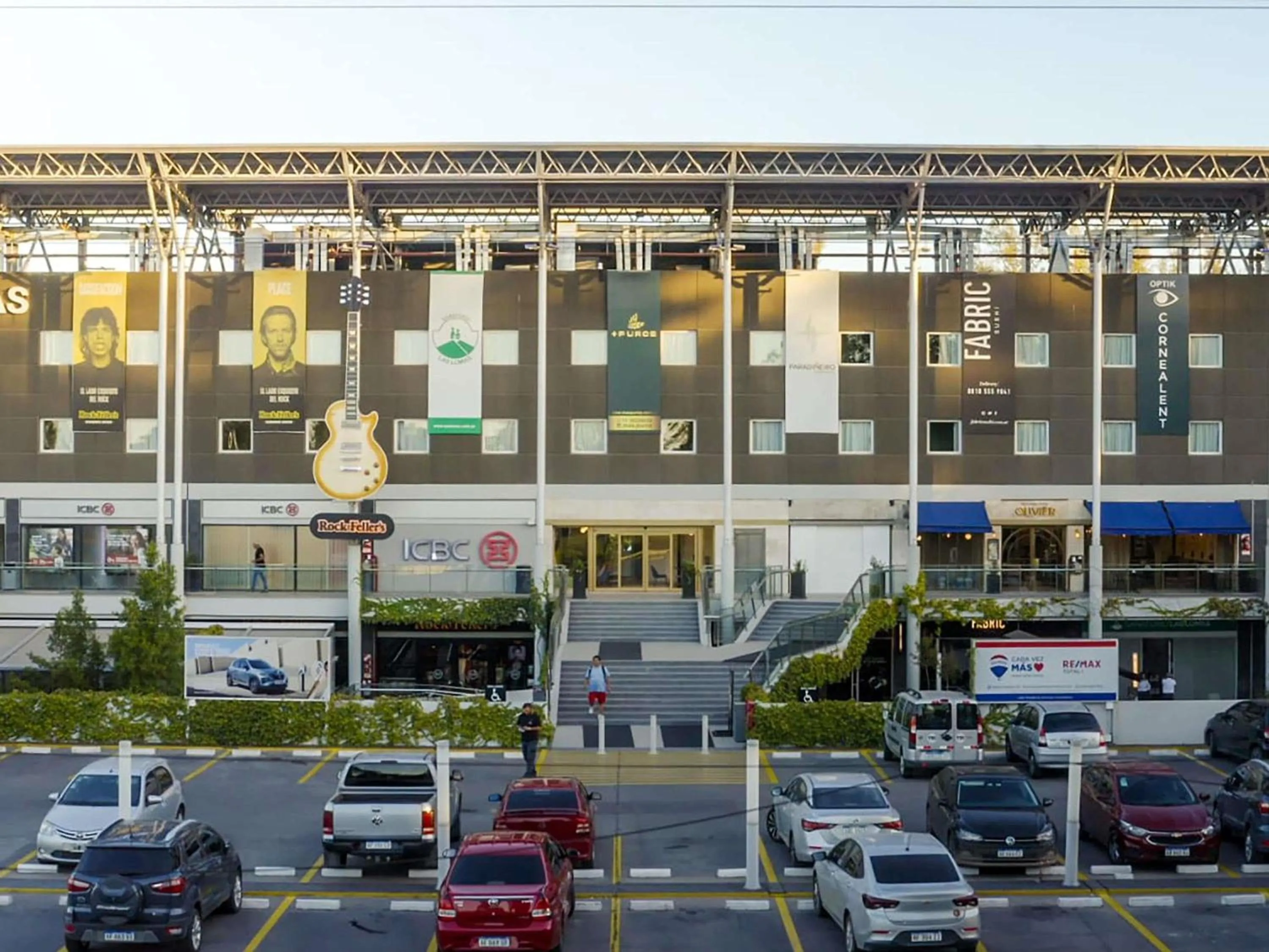 Property building in ibis Pilar