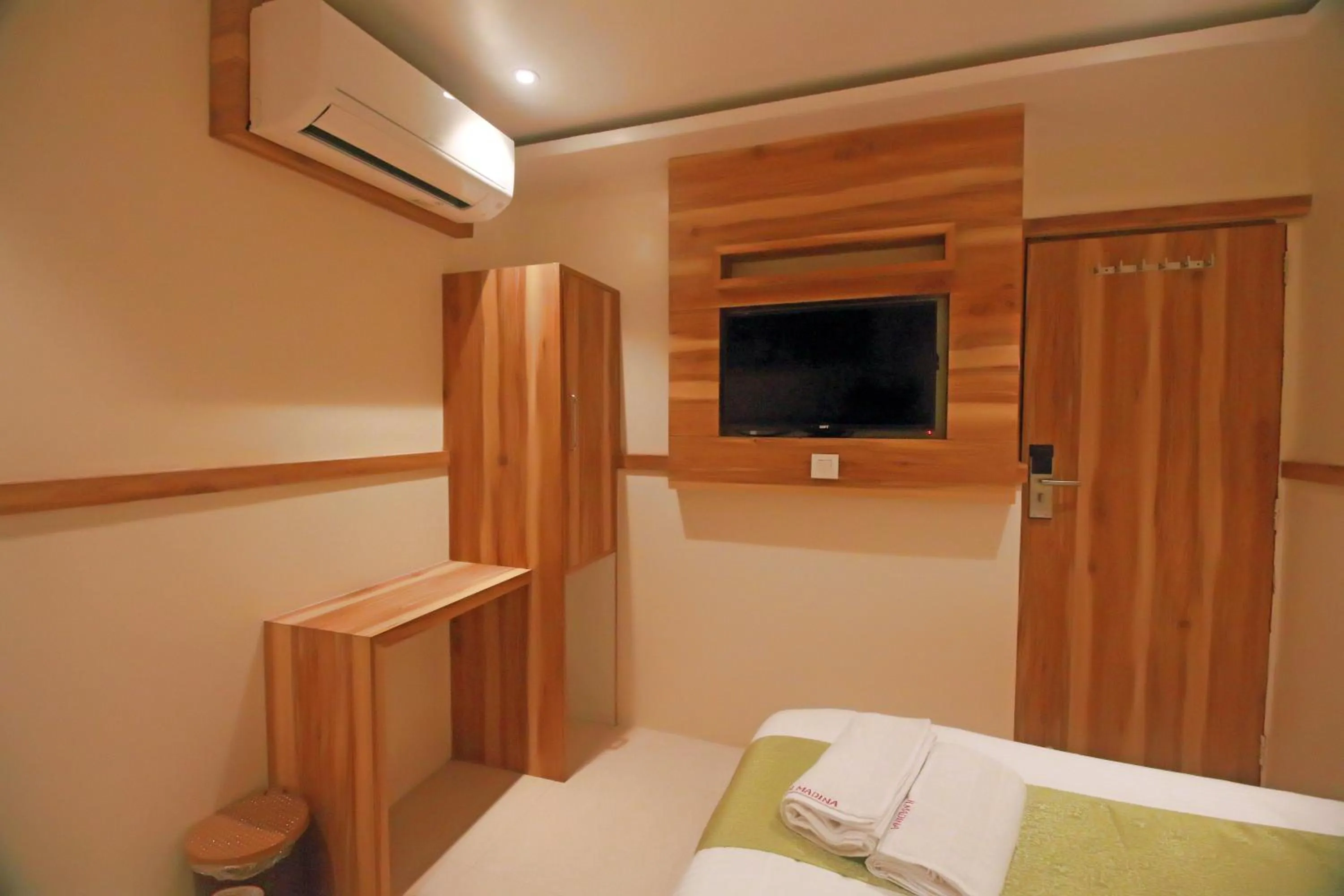 Bed in Hotel Al Madina palace