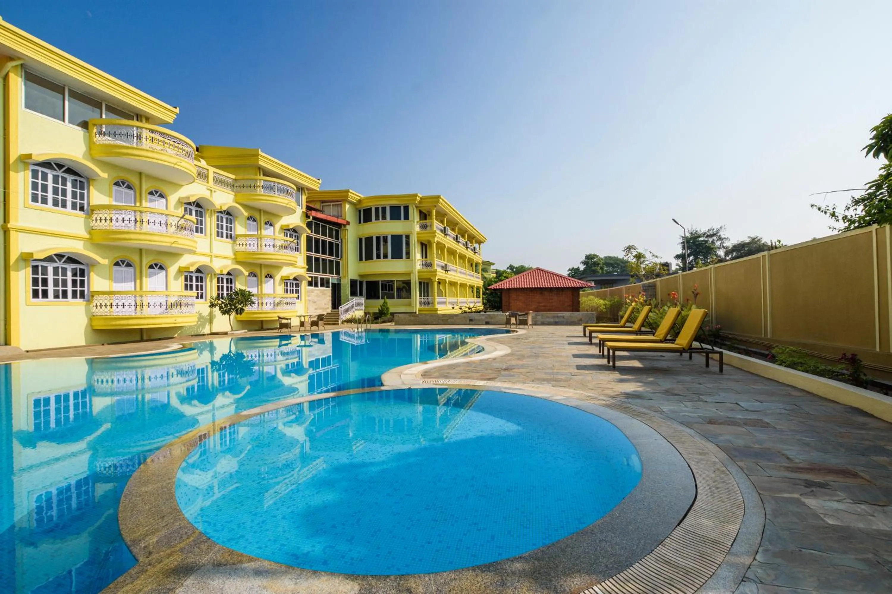 Pool view in Praia Da Oura - Boutique Resort