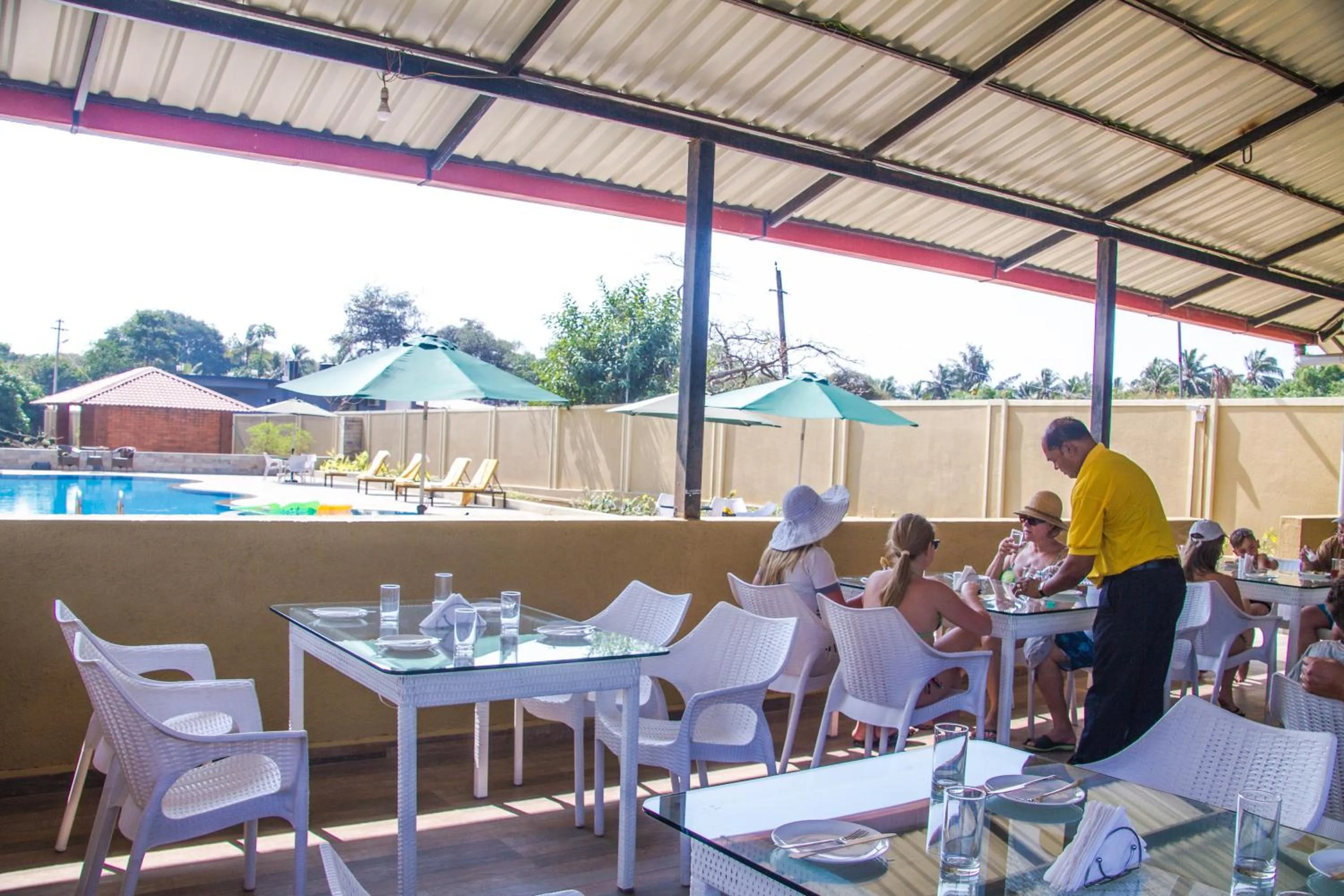 Restaurant/places to eat in Praia Da Oura - Boutique Resort
