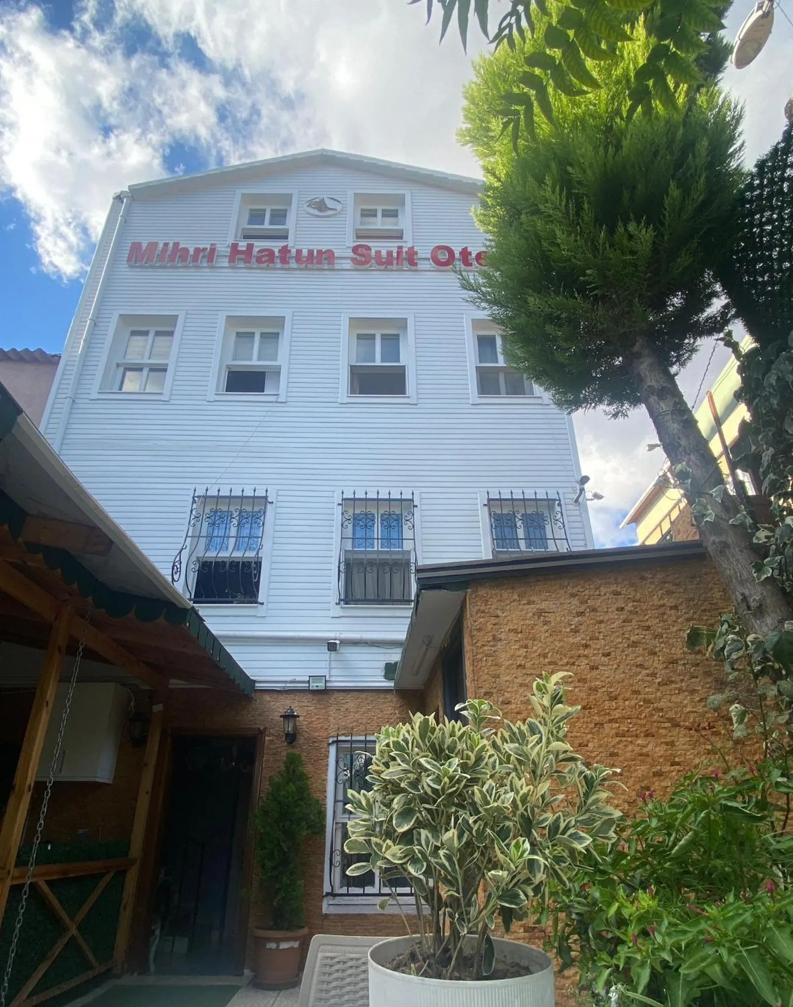 Property building in Mihri Hatun Suit Otel
