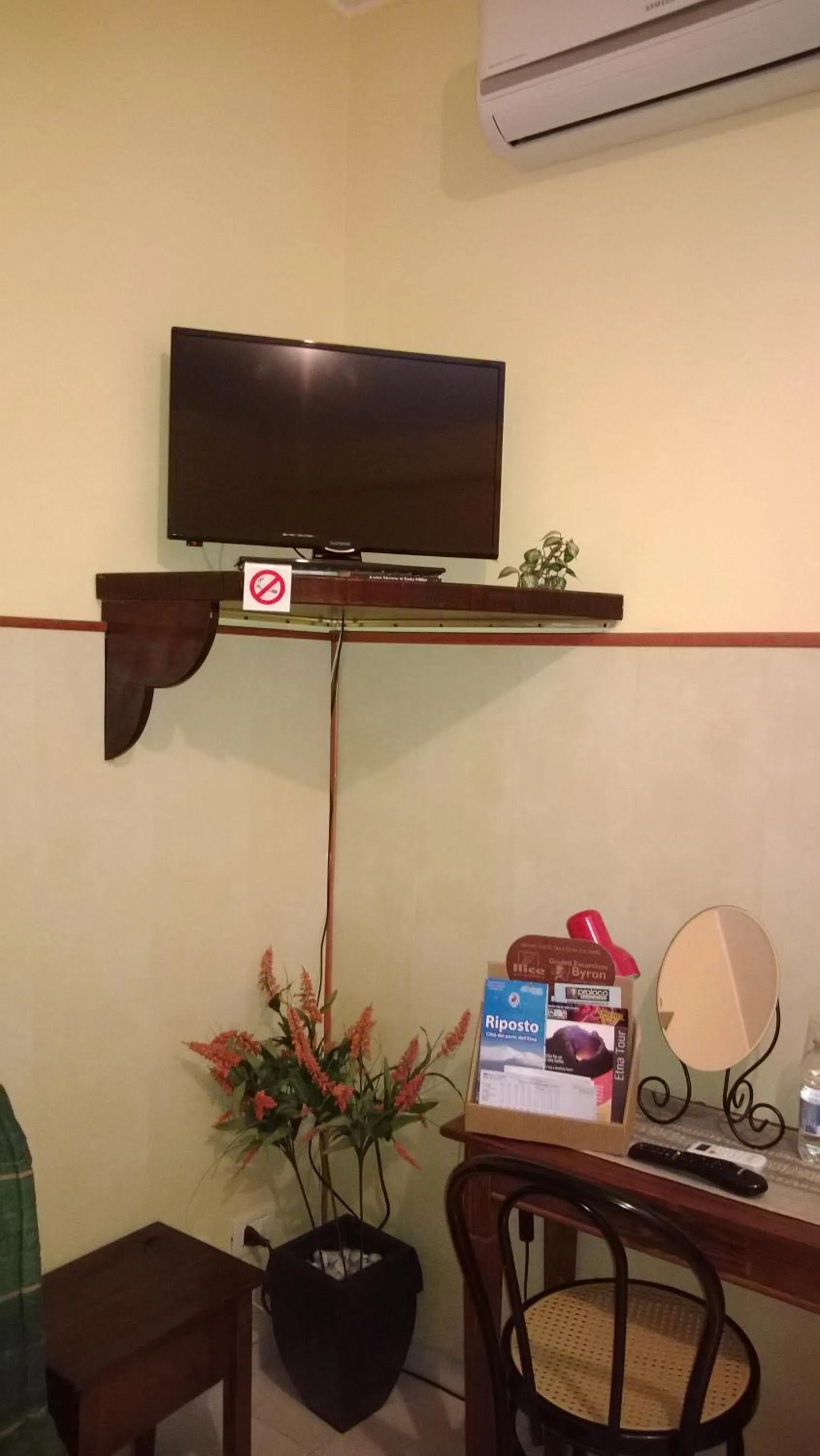 Decorative detail in B&B I Mastrazzi Riposto Giarre