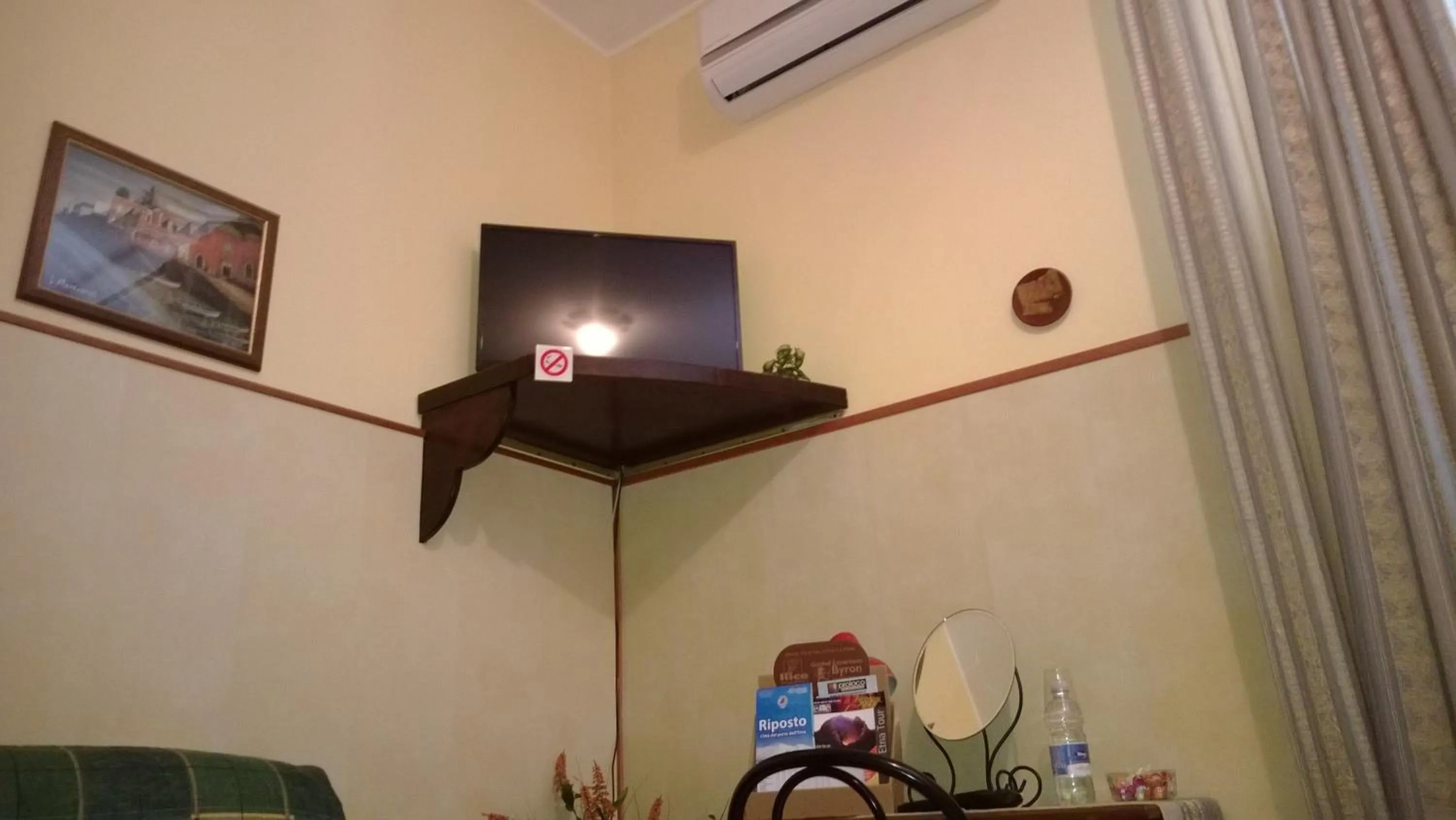 TV and multimedia in B&B I Mastrazzi Riposto Giarre