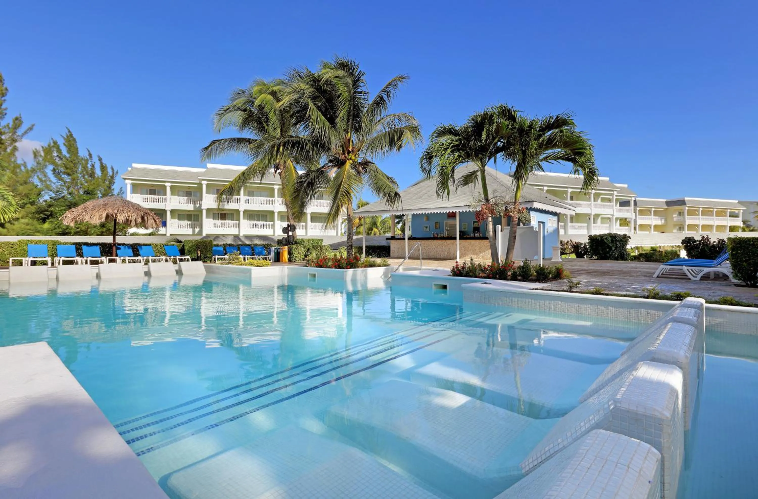 Swimming pool in The Signature Level at Grand Palladium Lady Hamilton Resort & Spa- All Inclusive