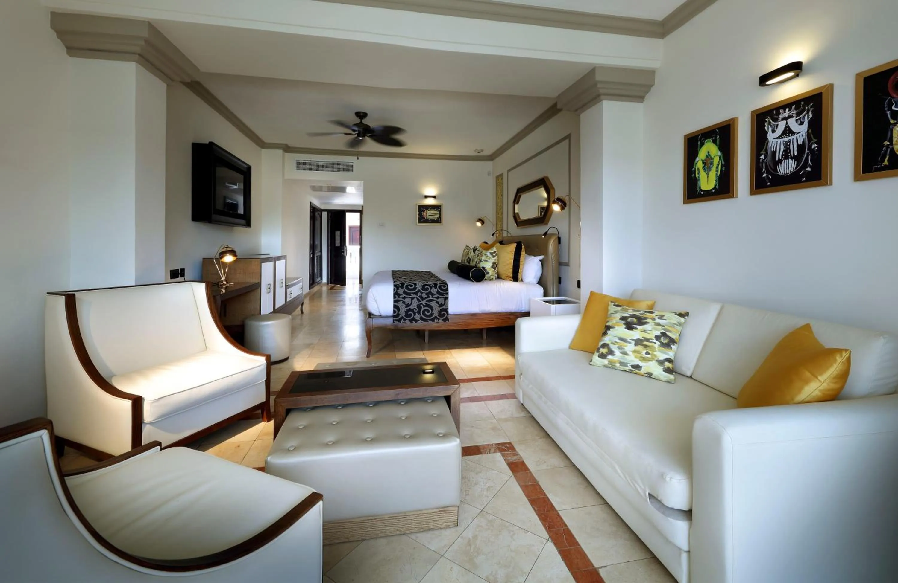 Living room in The Signature Level at Grand Palladium Lady Hamilton Resort & Spa- All Inclusive