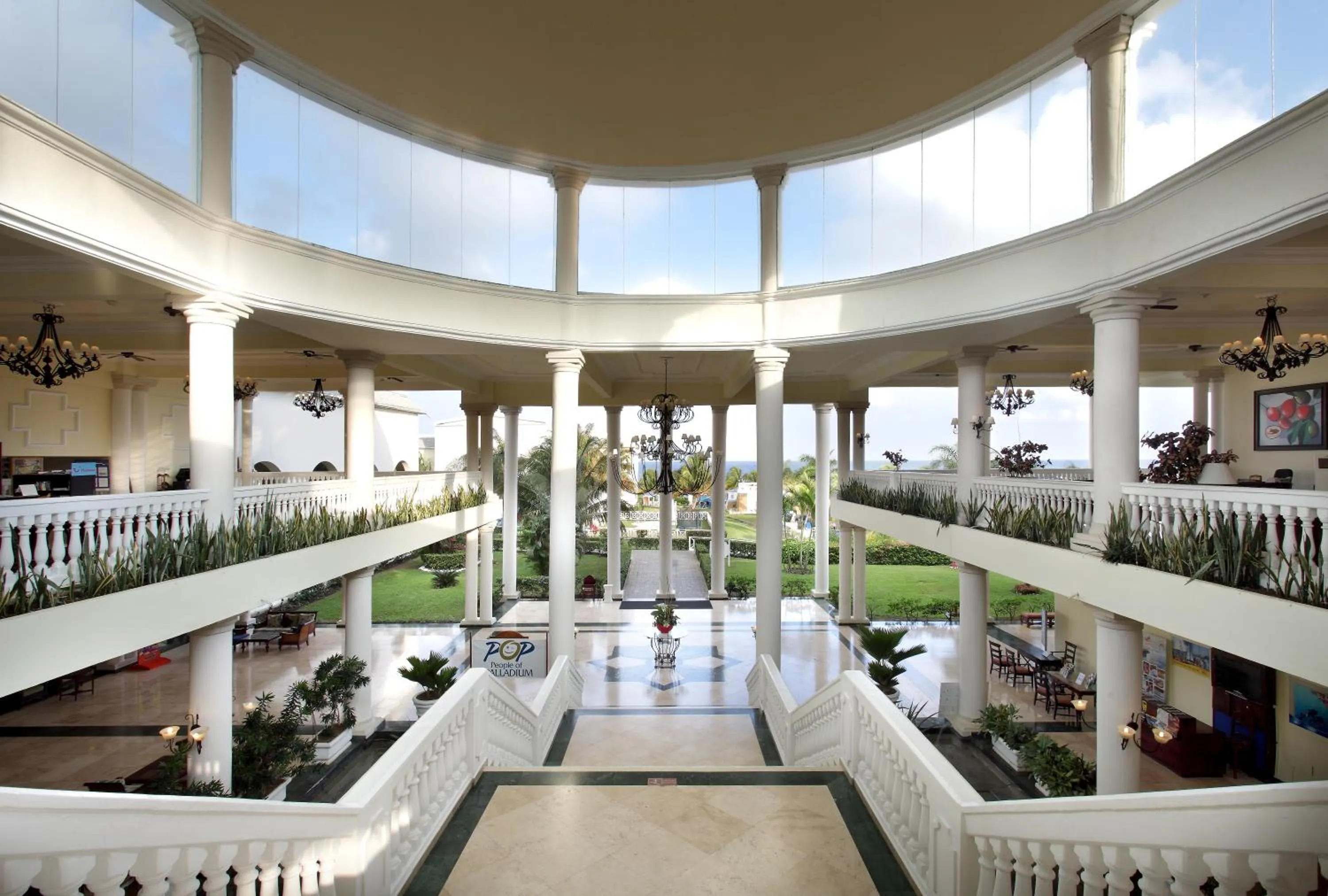 Lobby or reception in The Signature Level at Grand Palladium Lady Hamilton Resort & Spa- All Inclusive