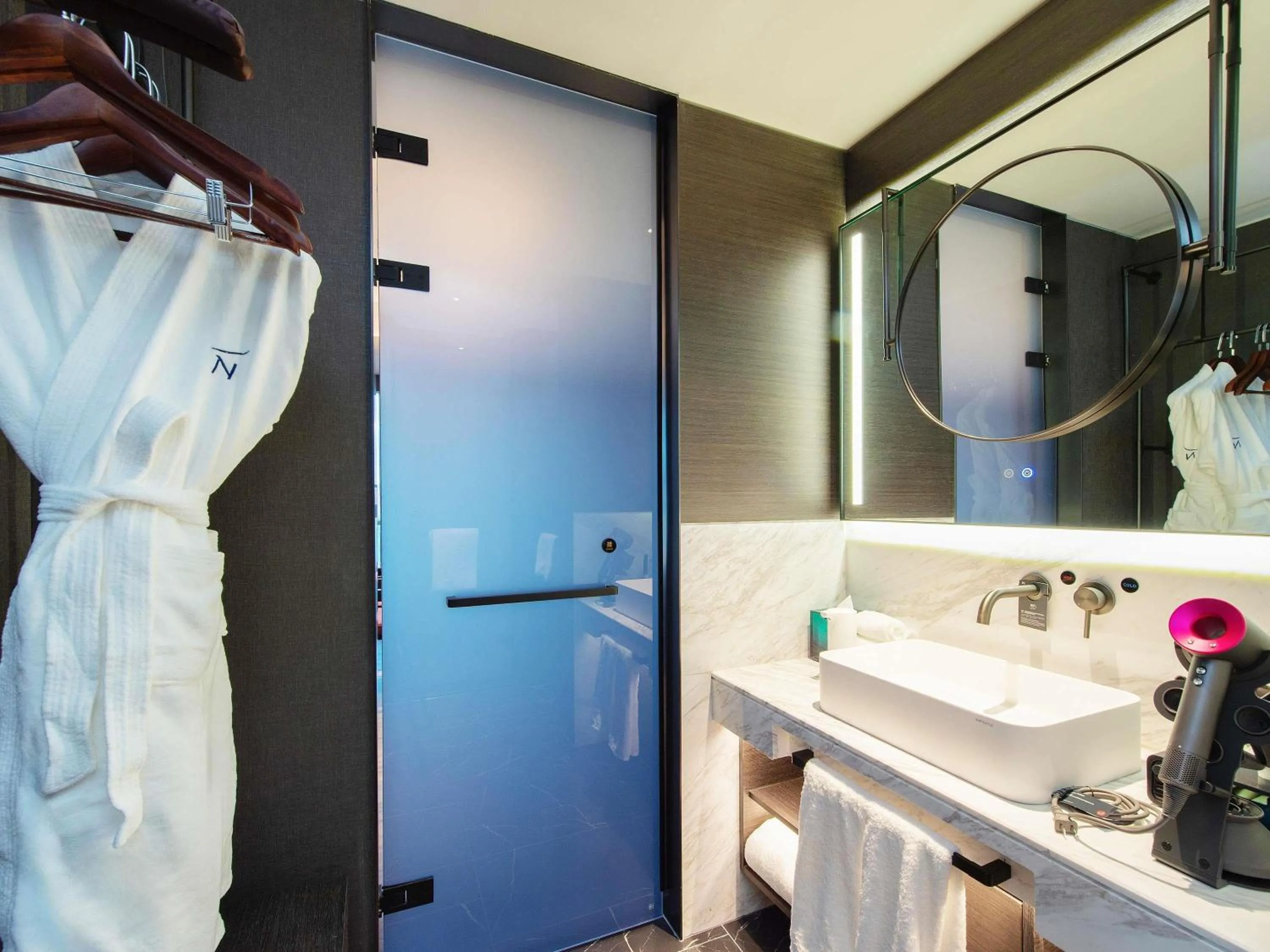 Bedroom in Novotel Kunming City Center