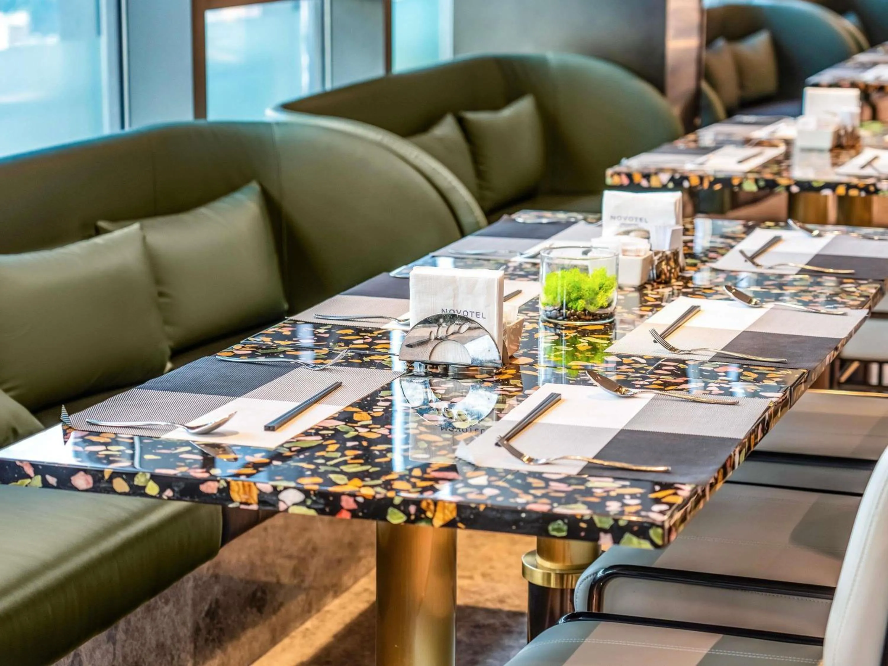 Restaurant/places to eat in Novotel Kunming City Center