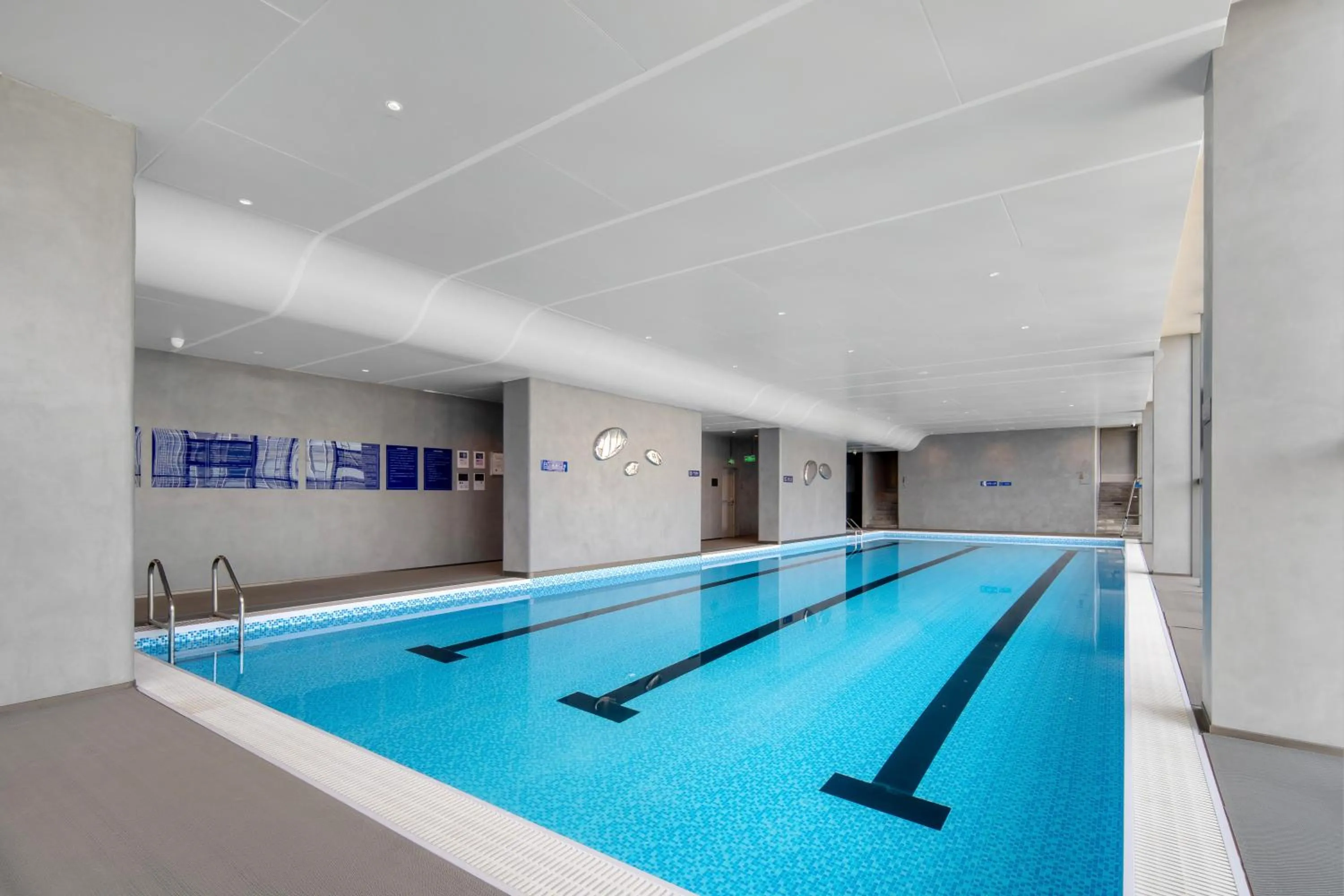 Swimming pool in Novotel Kunming City Center