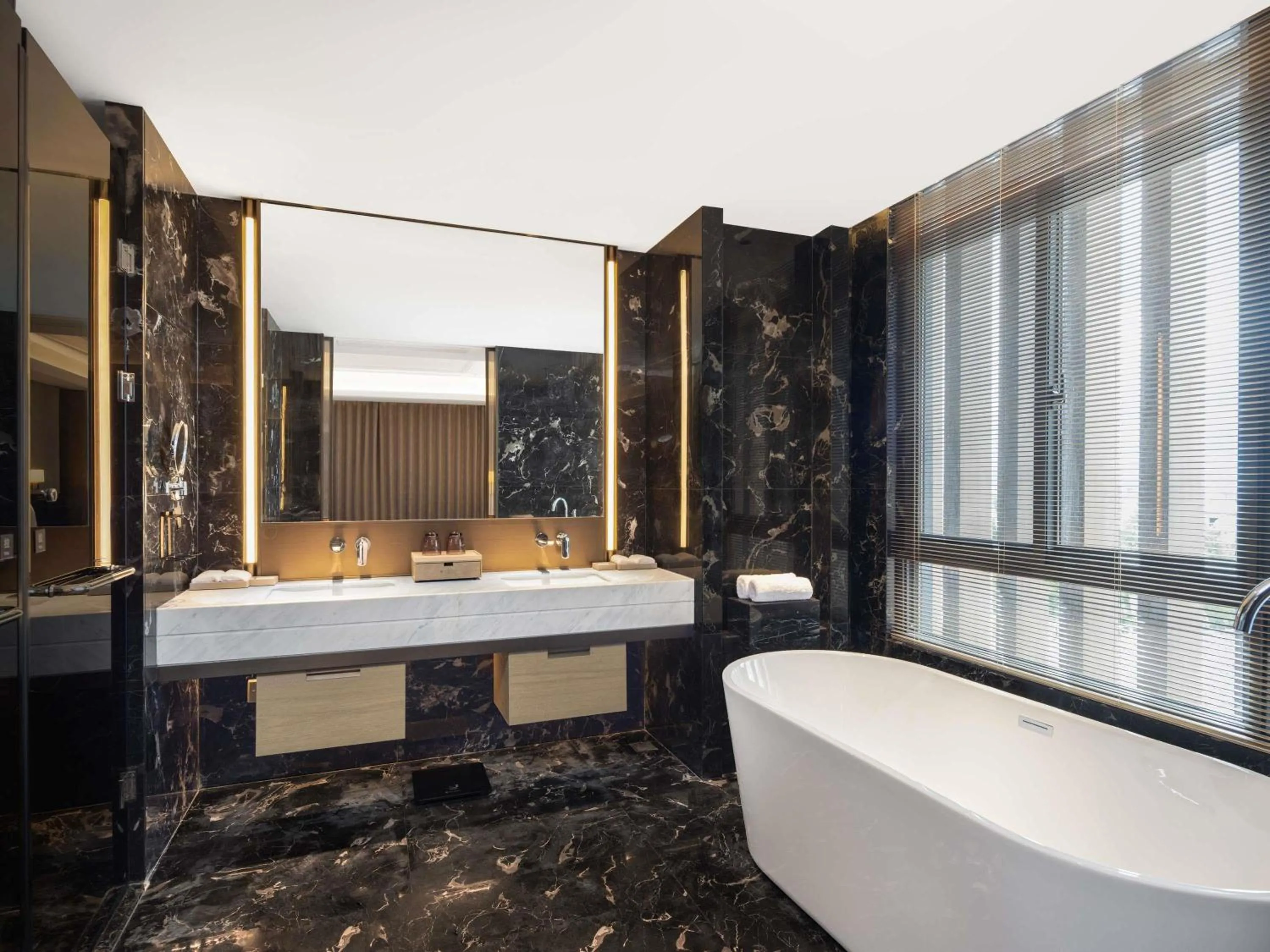 Photo of the whole room in Pullman Taizhou Shenxianju