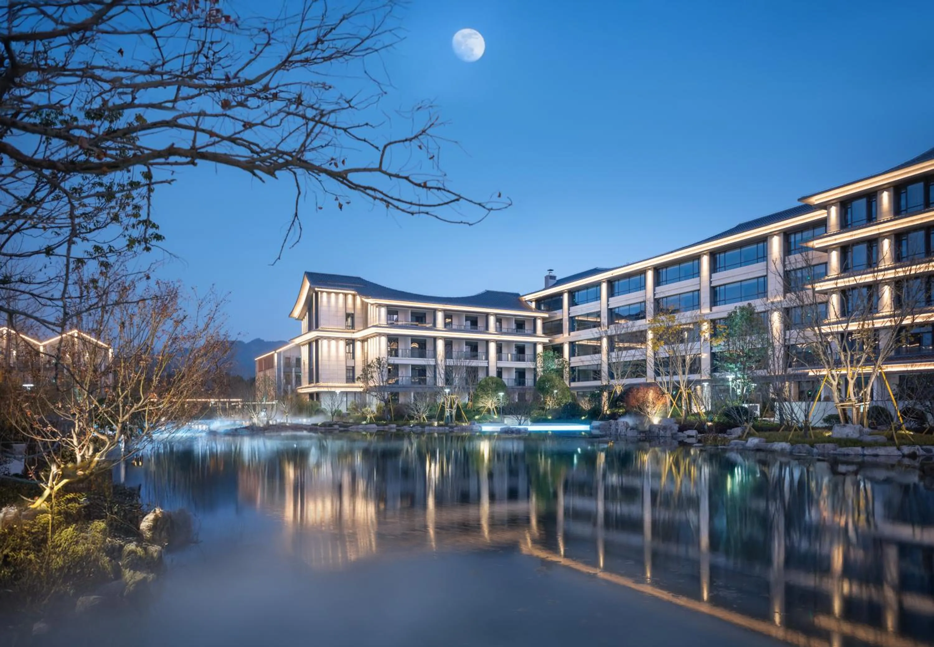 Inner courtyard view in Pullman Taizhou Shenxianju