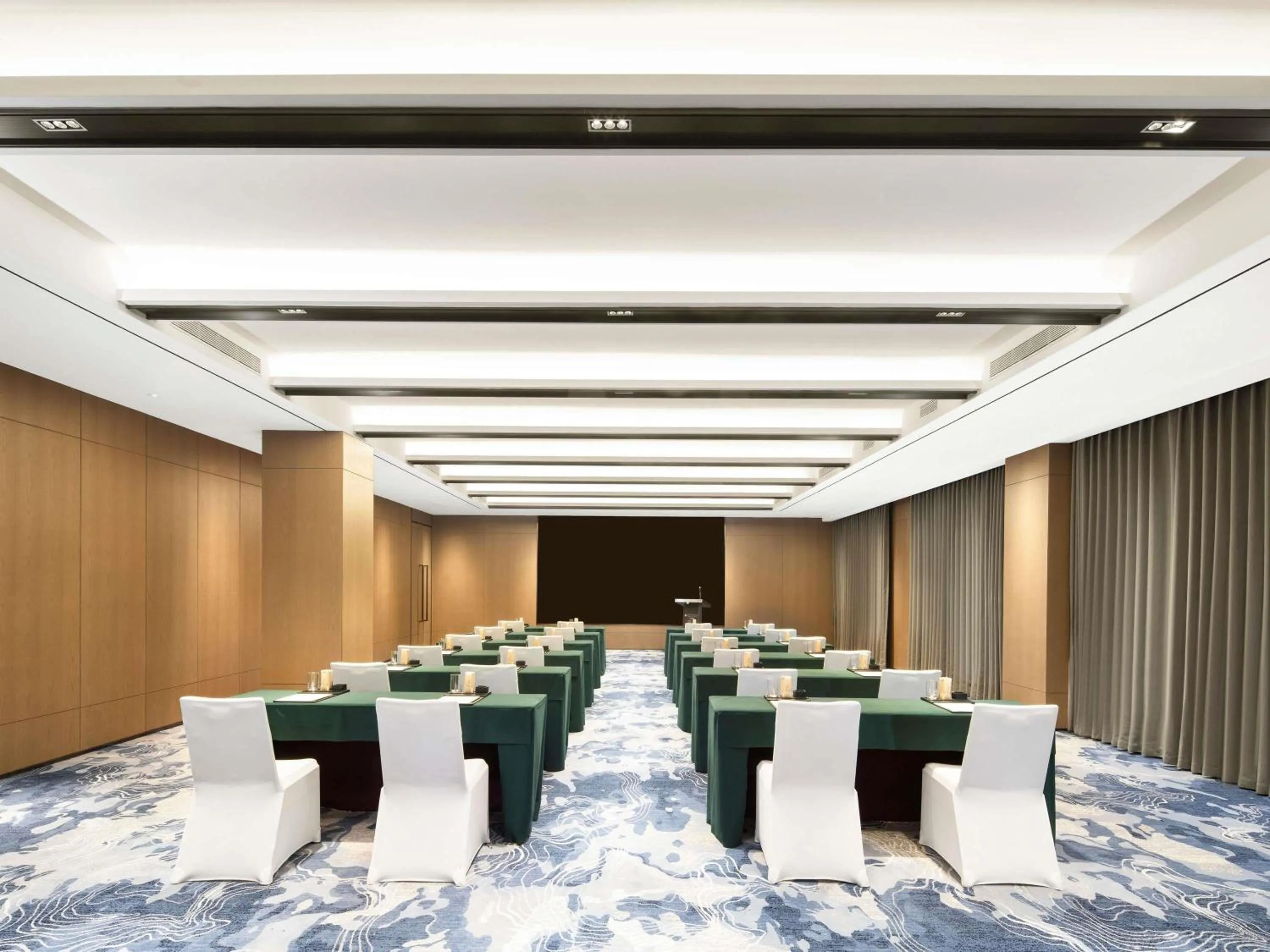 Meeting/conference room in Pullman Taizhou Shenxianju