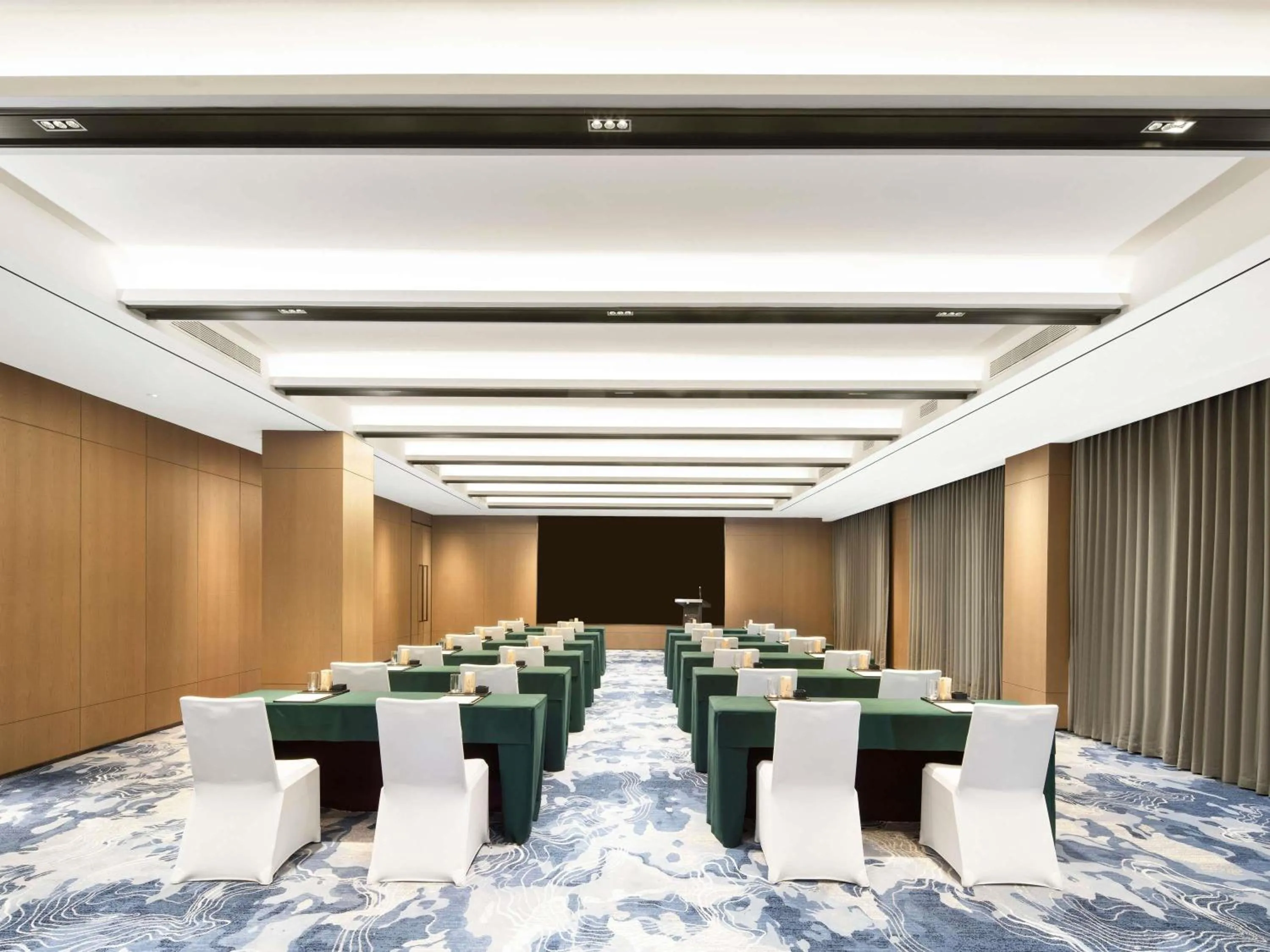 Meeting/conference room in Pullman Taizhou Shenxianju