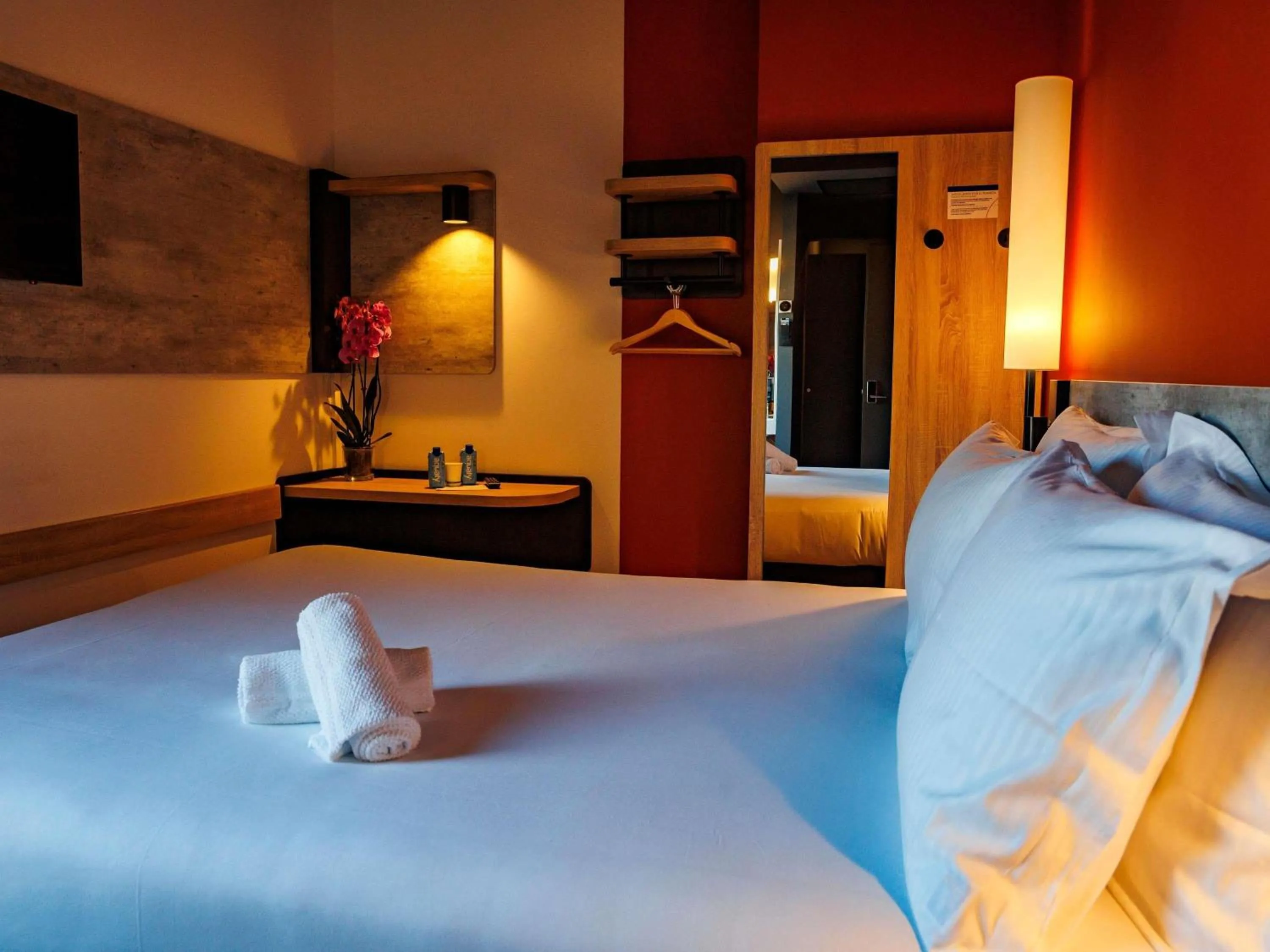 Bedroom, Bed in ibis budget Logroño Centro