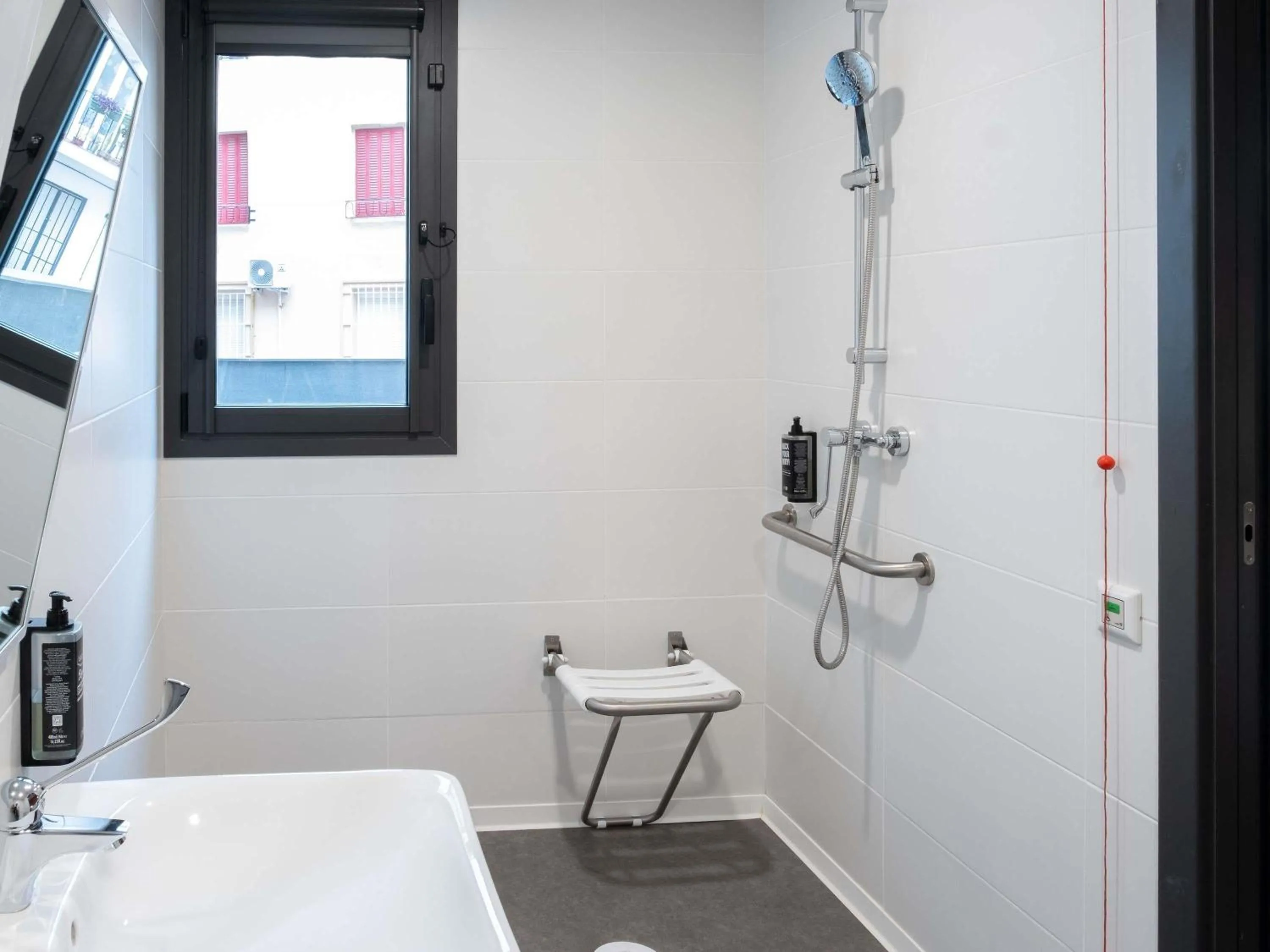 Bedroom in ibis budget Logroño Centro