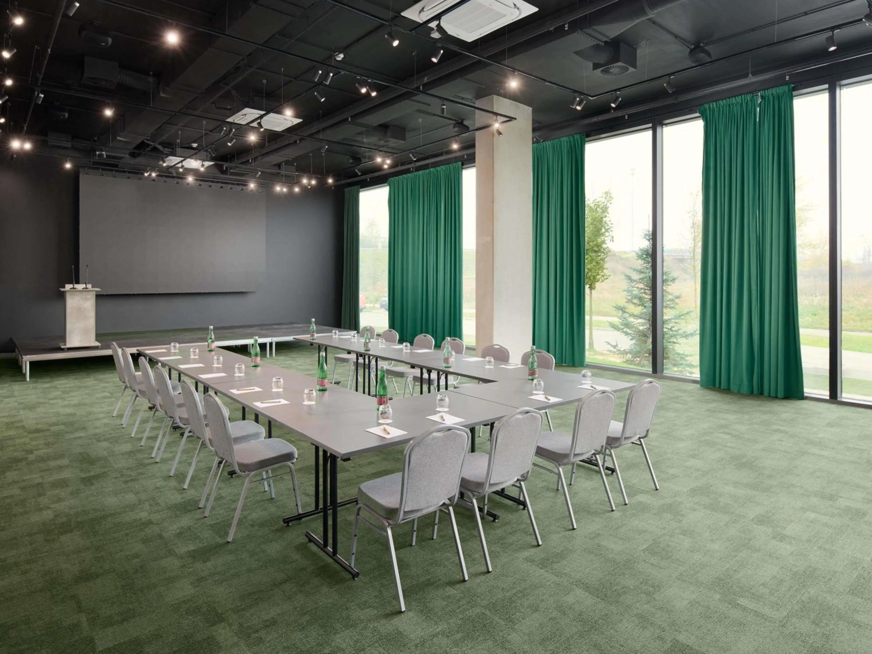 Meeting/conference room in Pullman Zagreb