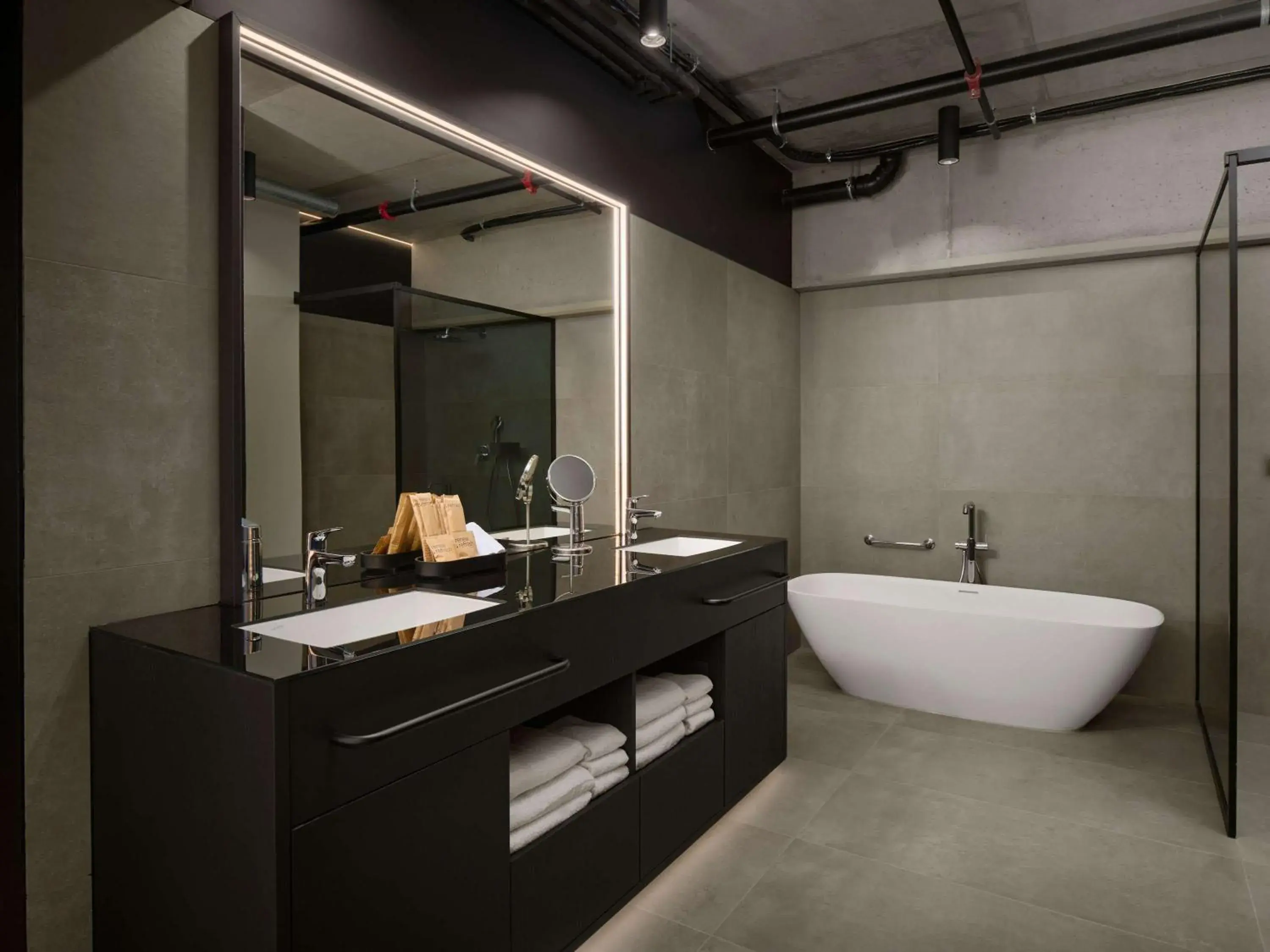 Superior King Suite in Pullman Zagreb Superior King Suite in Pullman Zagreb