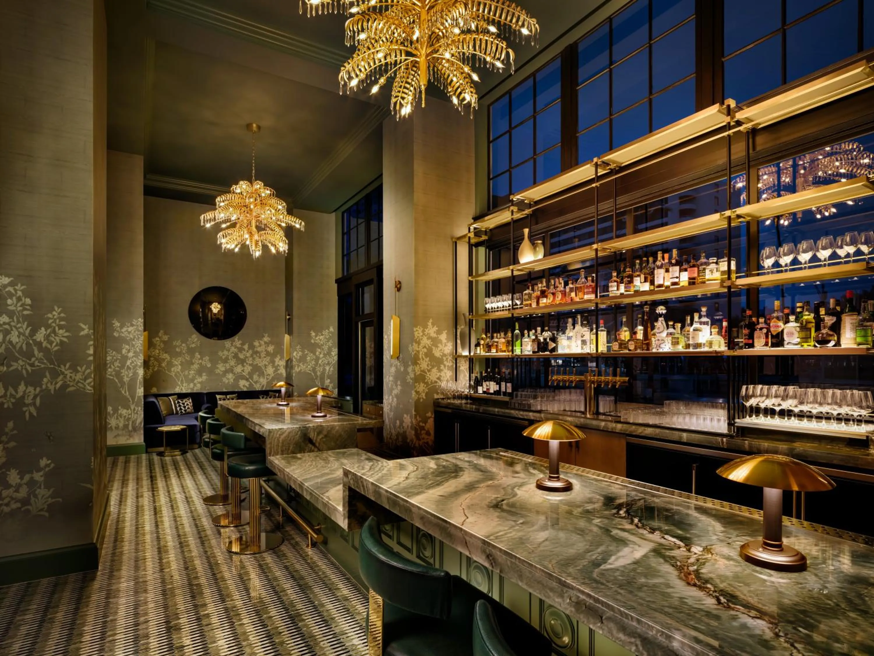 Lounge or bar in Fairmont Breakers Long Beach