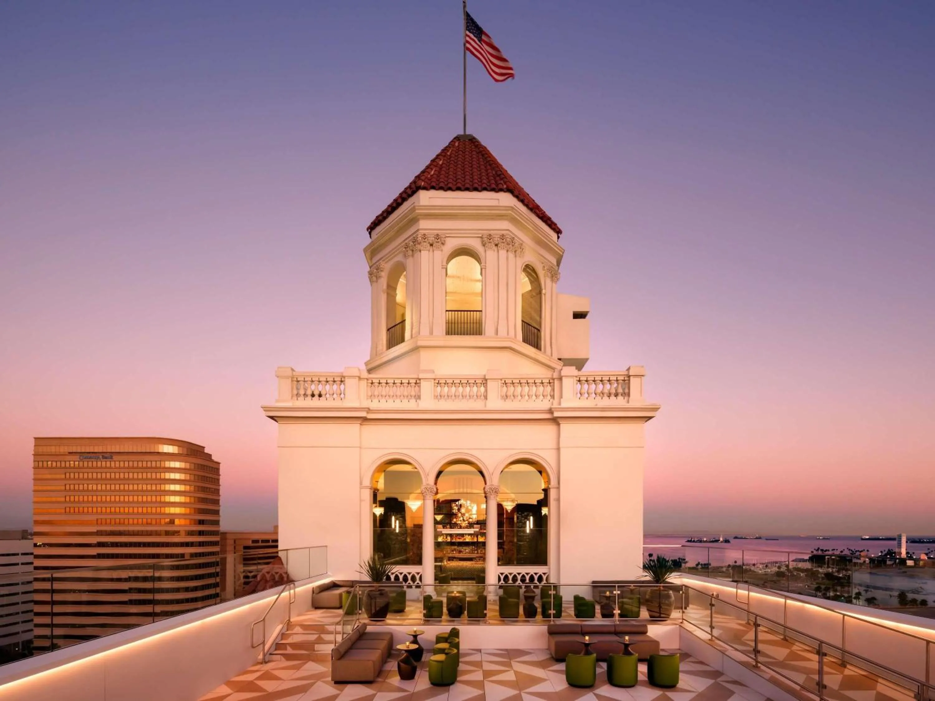 Lounge or bar in Fairmont Breakers Long Beach
