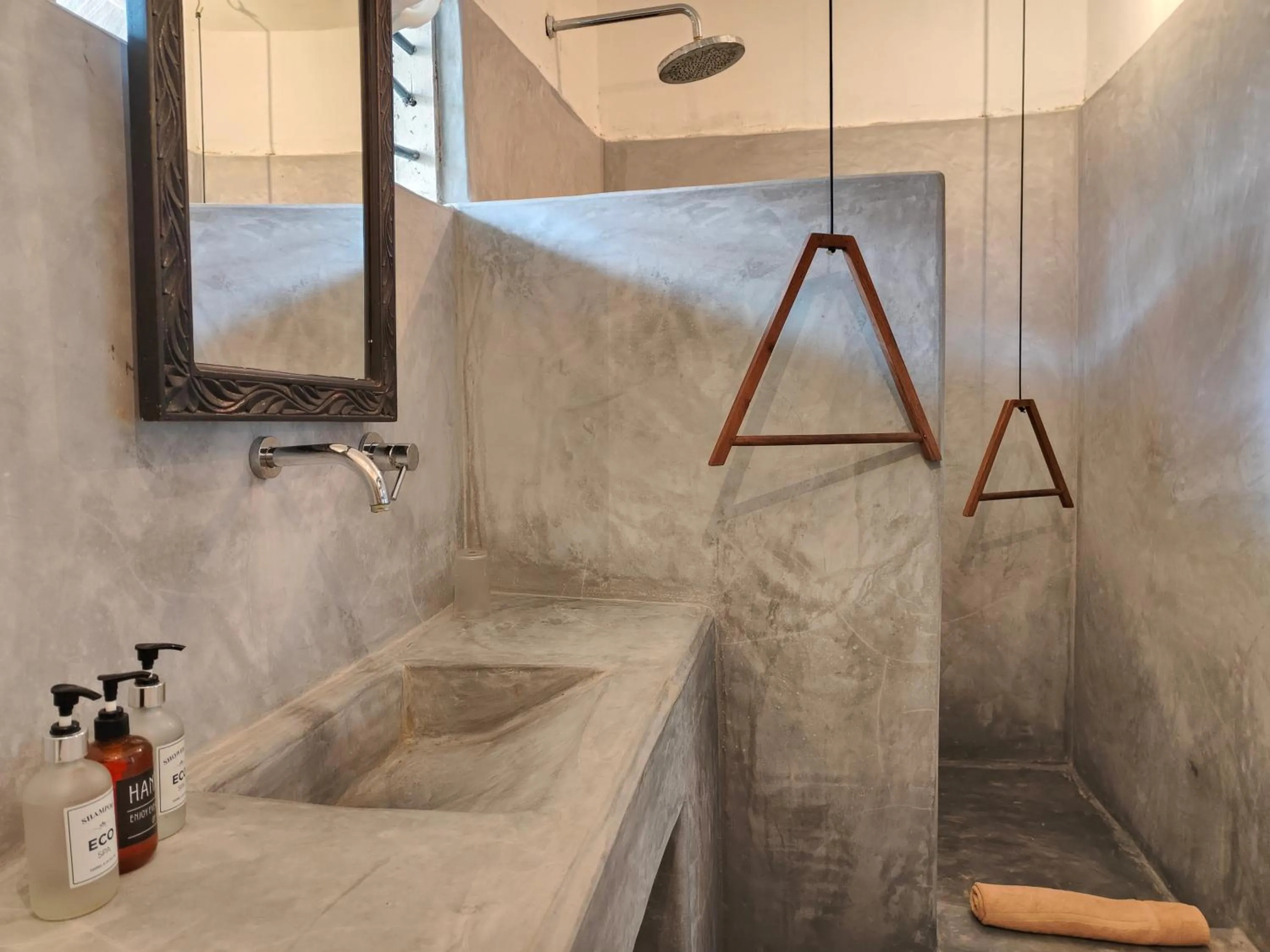 Bathroom in Paje By Night Bungalows