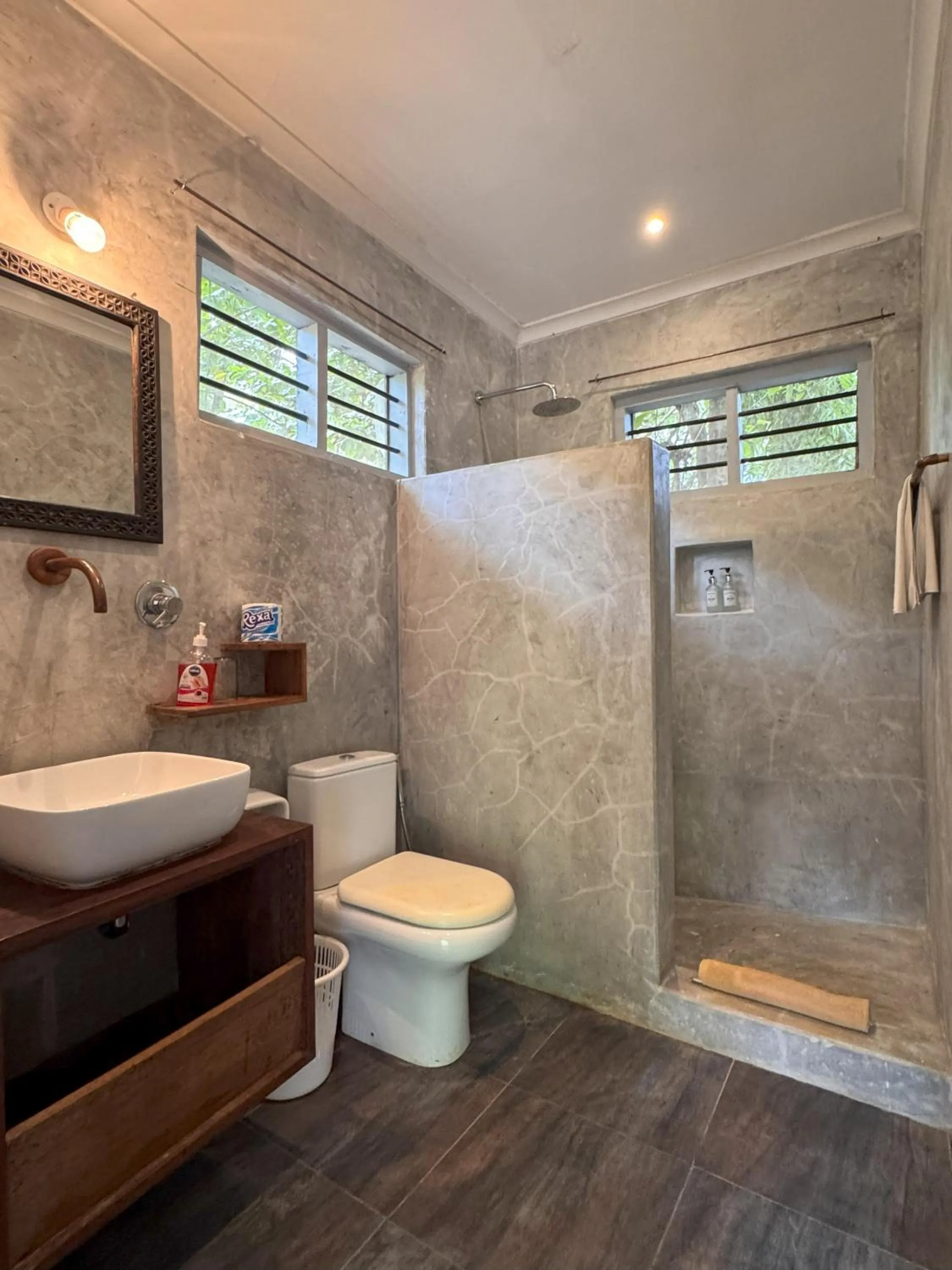 Bathroom in Paje By Night Bungalows