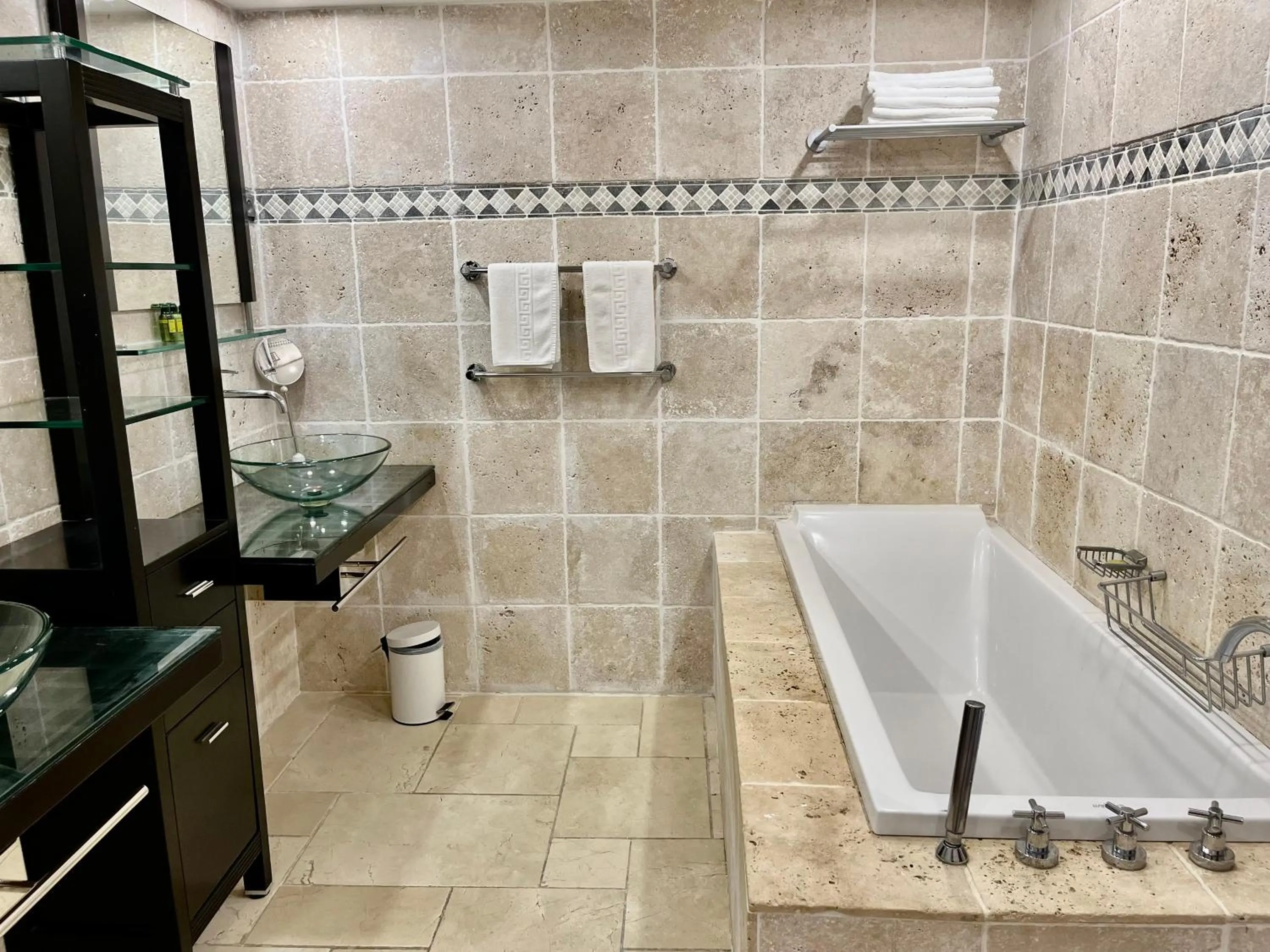 Shower in Le Domaine Anse Marcel Beach Resort