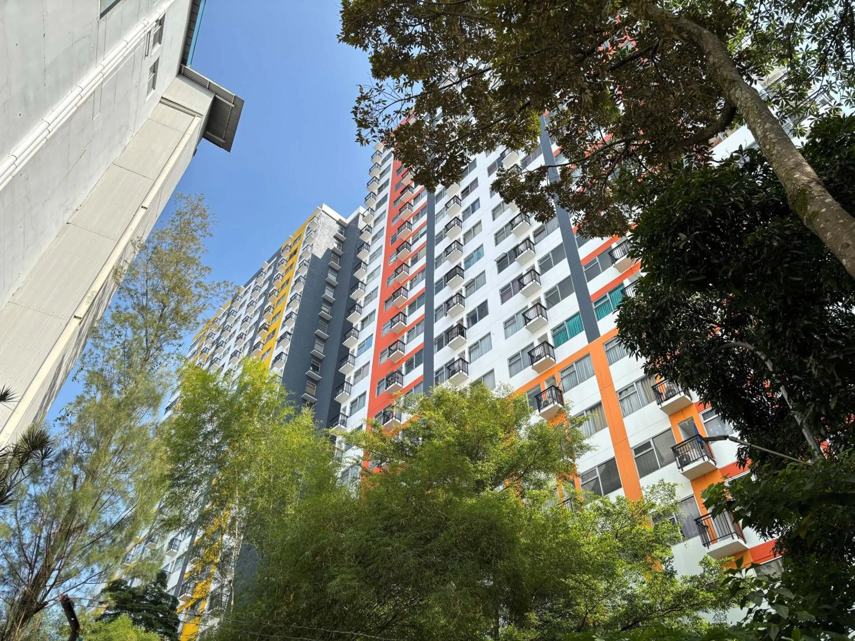 Property building in The Jarrdin Apartment Hotels by Ironman