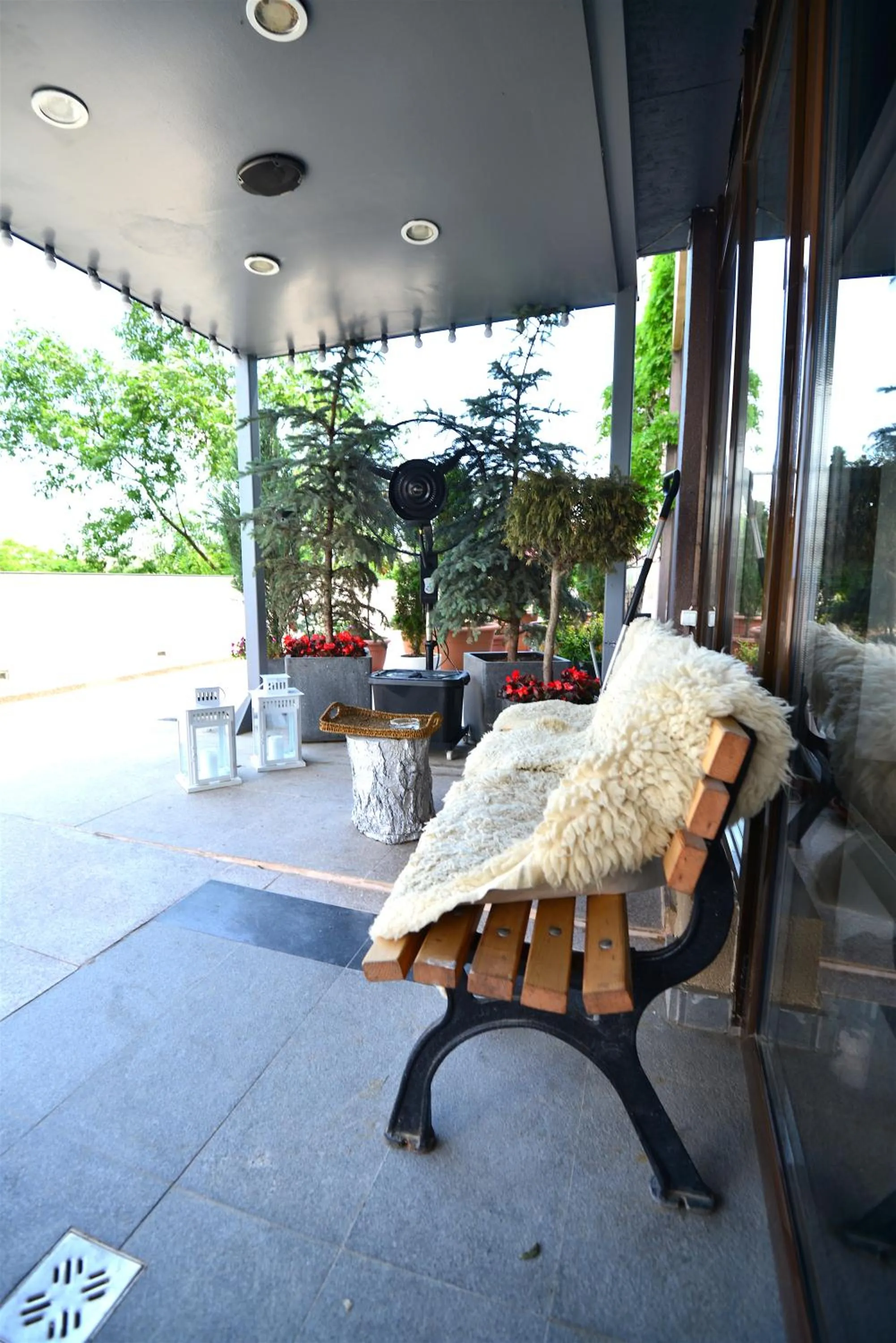 Facade/entrance in Hotel Biscuit