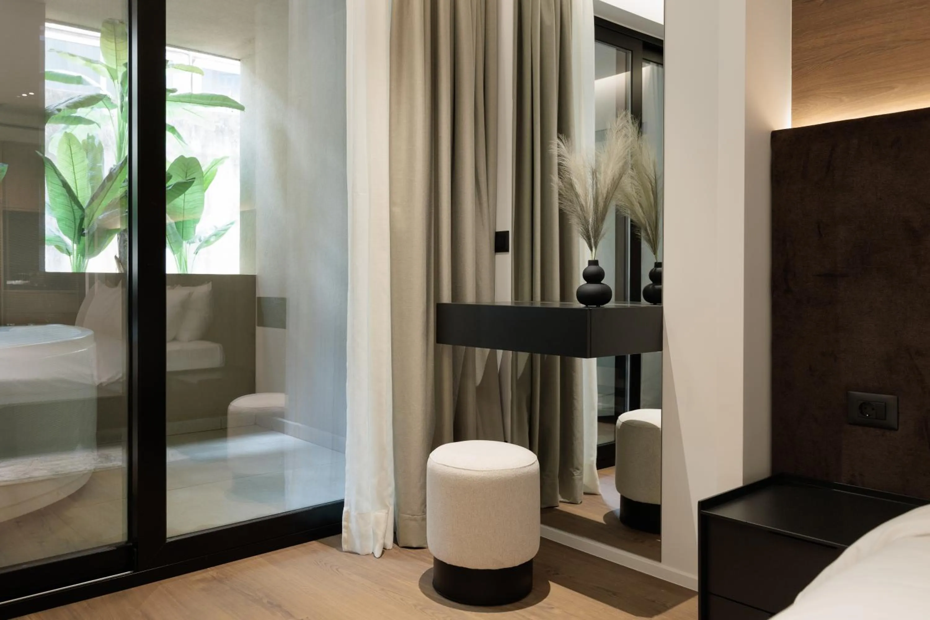 Photo of the whole room, Bed in Blanco Athens Aparthotel