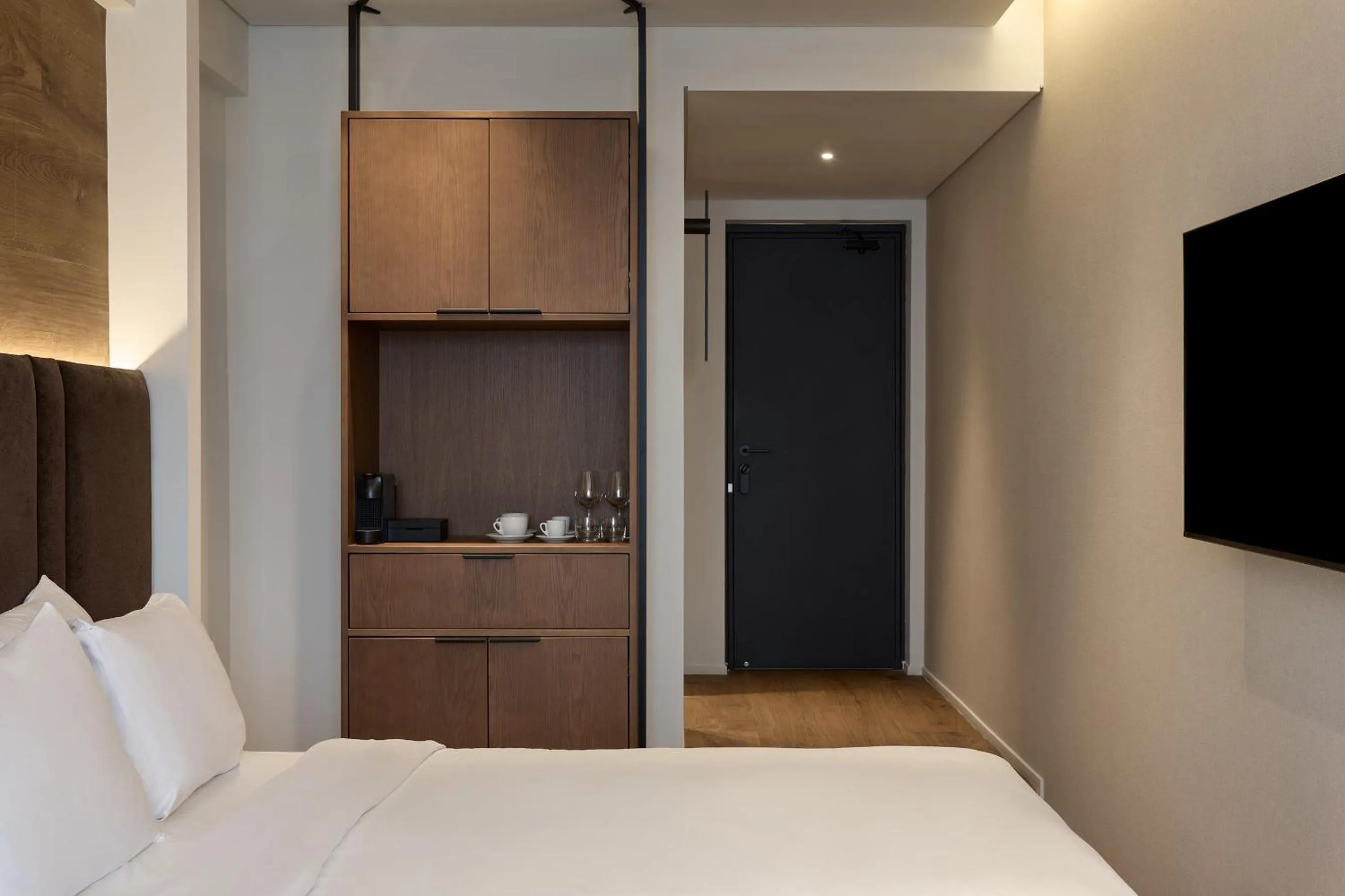 Photo of the whole room, Bed in Blanco Athens Aparthotel