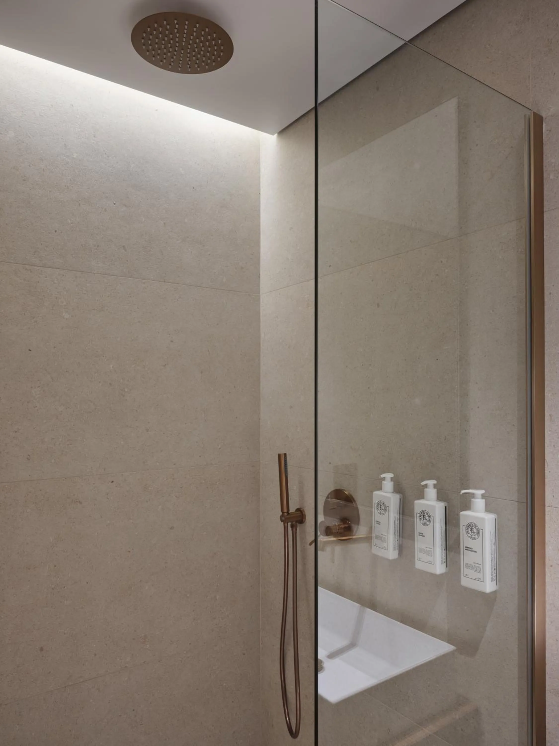 Shower in Blanco Athens Aparthotel