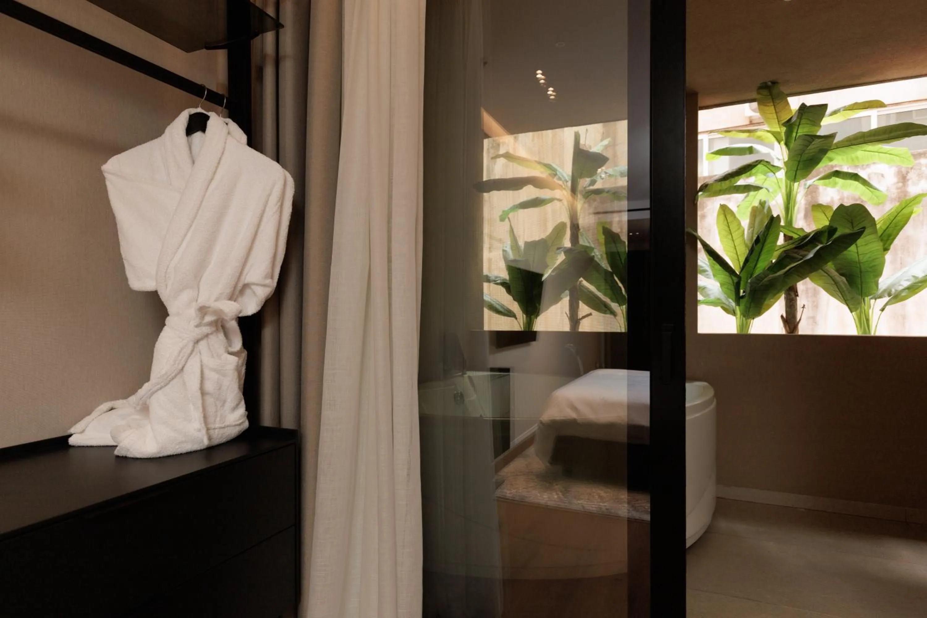 Balcony/Terrace, Bed in Blanco Athens Aparthotel