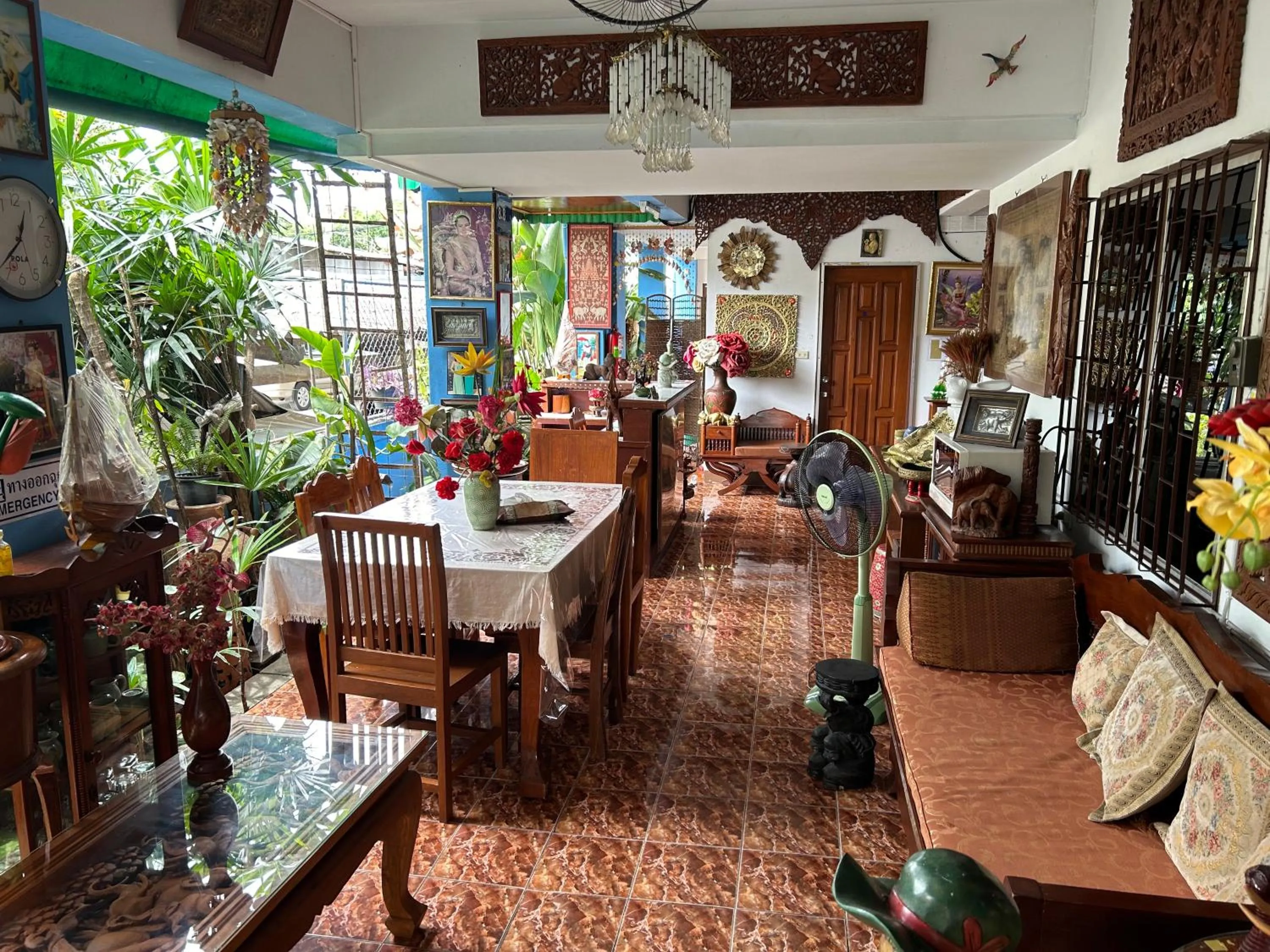 Living room in Saithong House