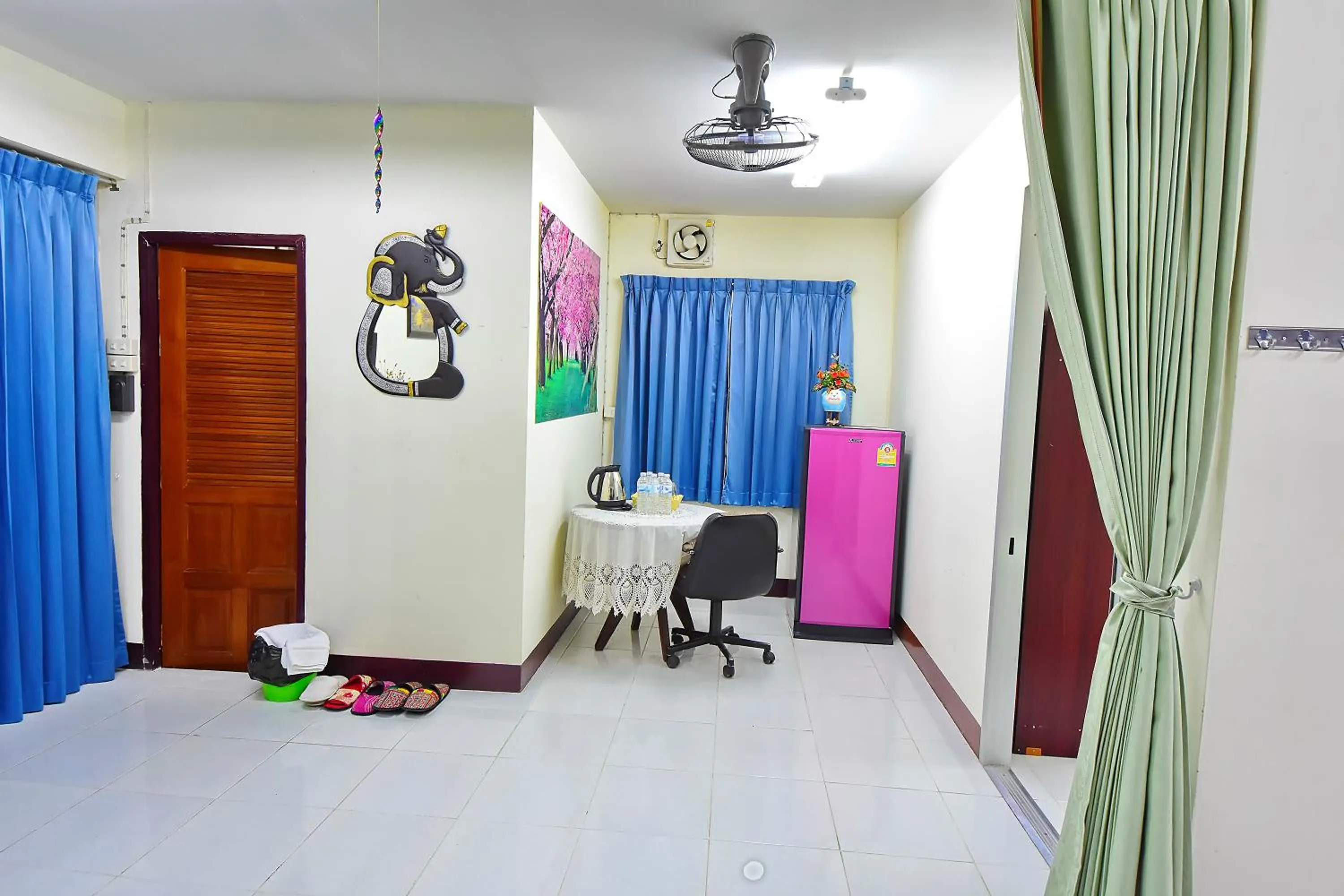 Bedroom, Bed in Saithong House