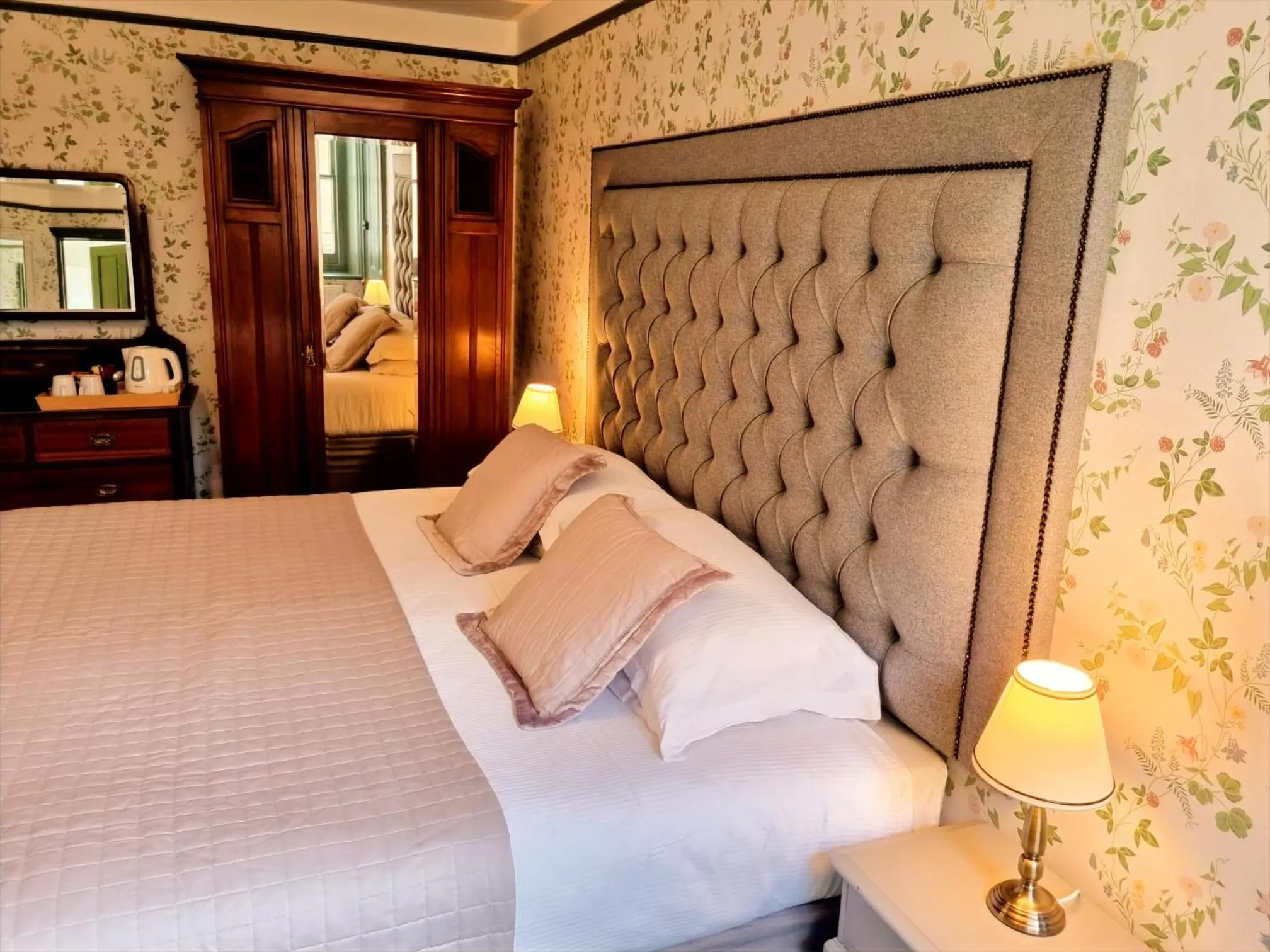 Bed in Villa Rothsay Hotel