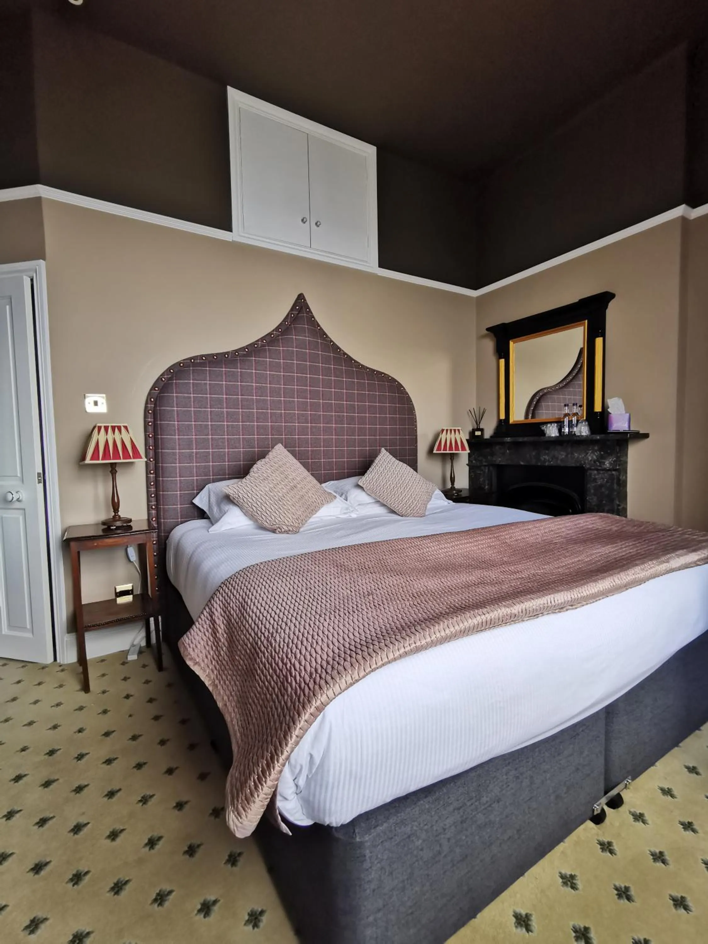 Photo of the whole room, Bed in Villa Rothsay Hotel