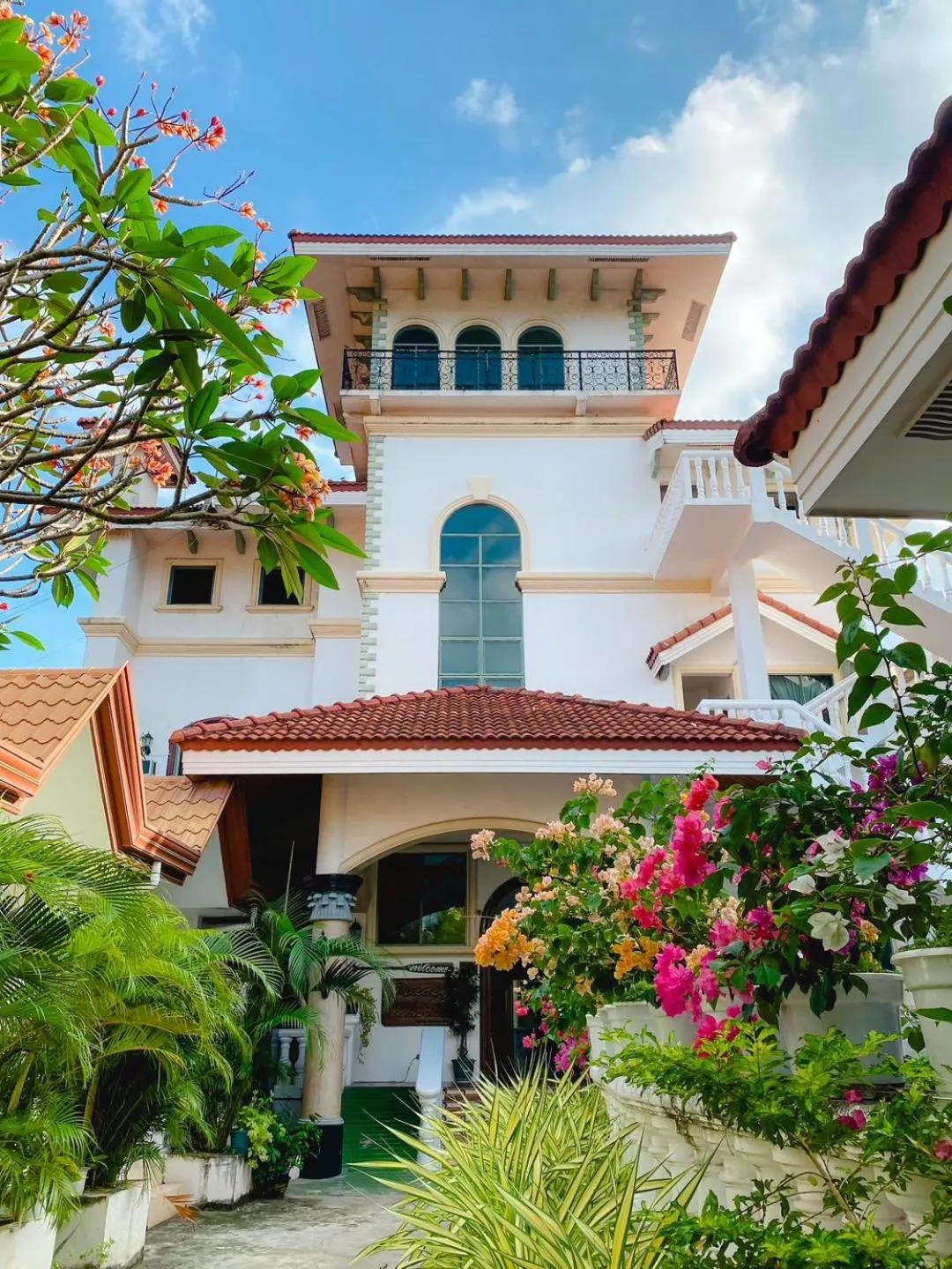 Gracey Dive Resort and Restaurant