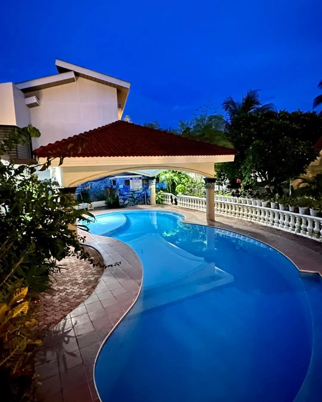 Gracey Dive Resort and Restaurant