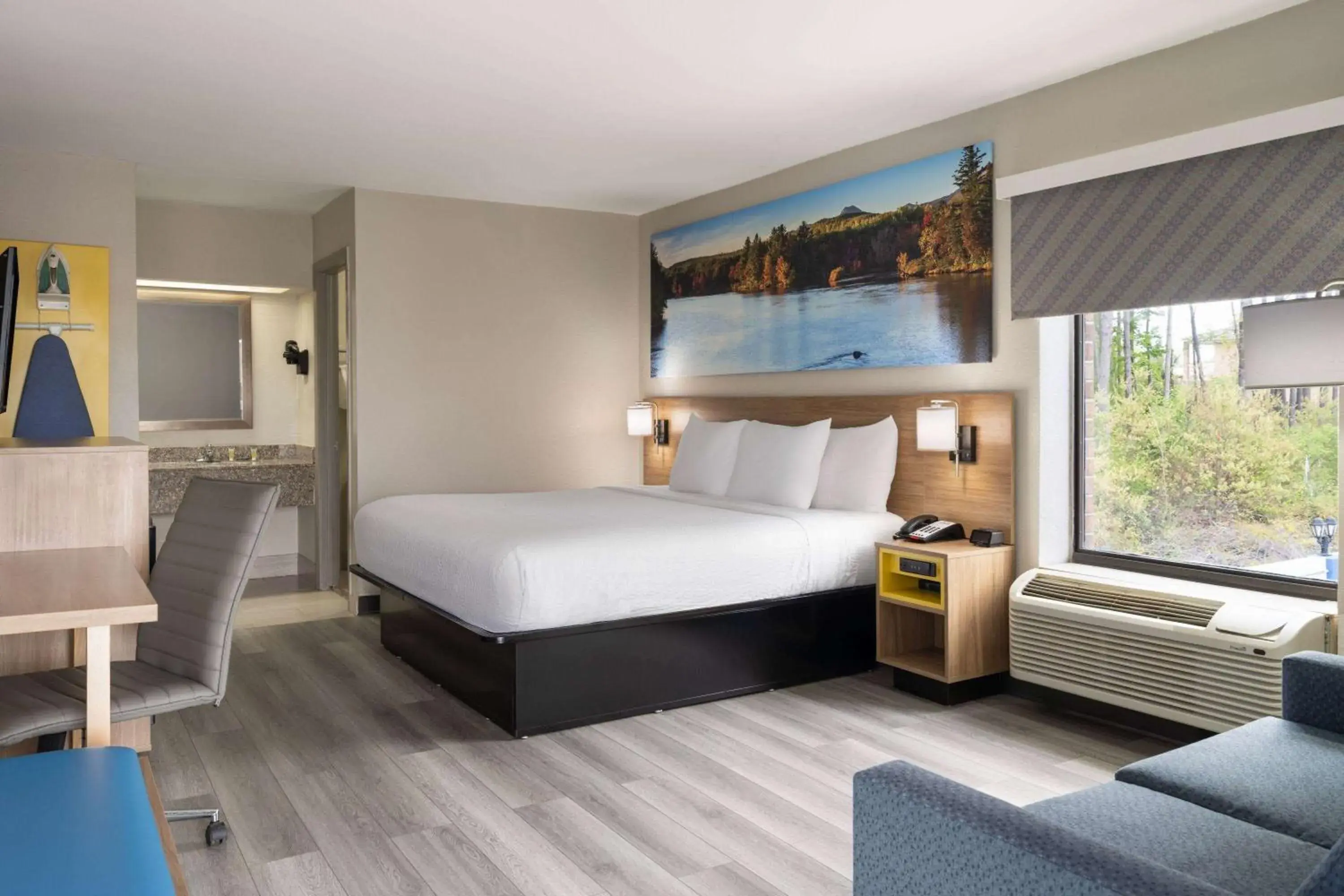 Standard King Room - Smoking in Days Inn by Wyndham Weldon Roanoke Rapids Standard King Room - Smoking in Days Inn by Wyndham Weldon Roanoke Rapids