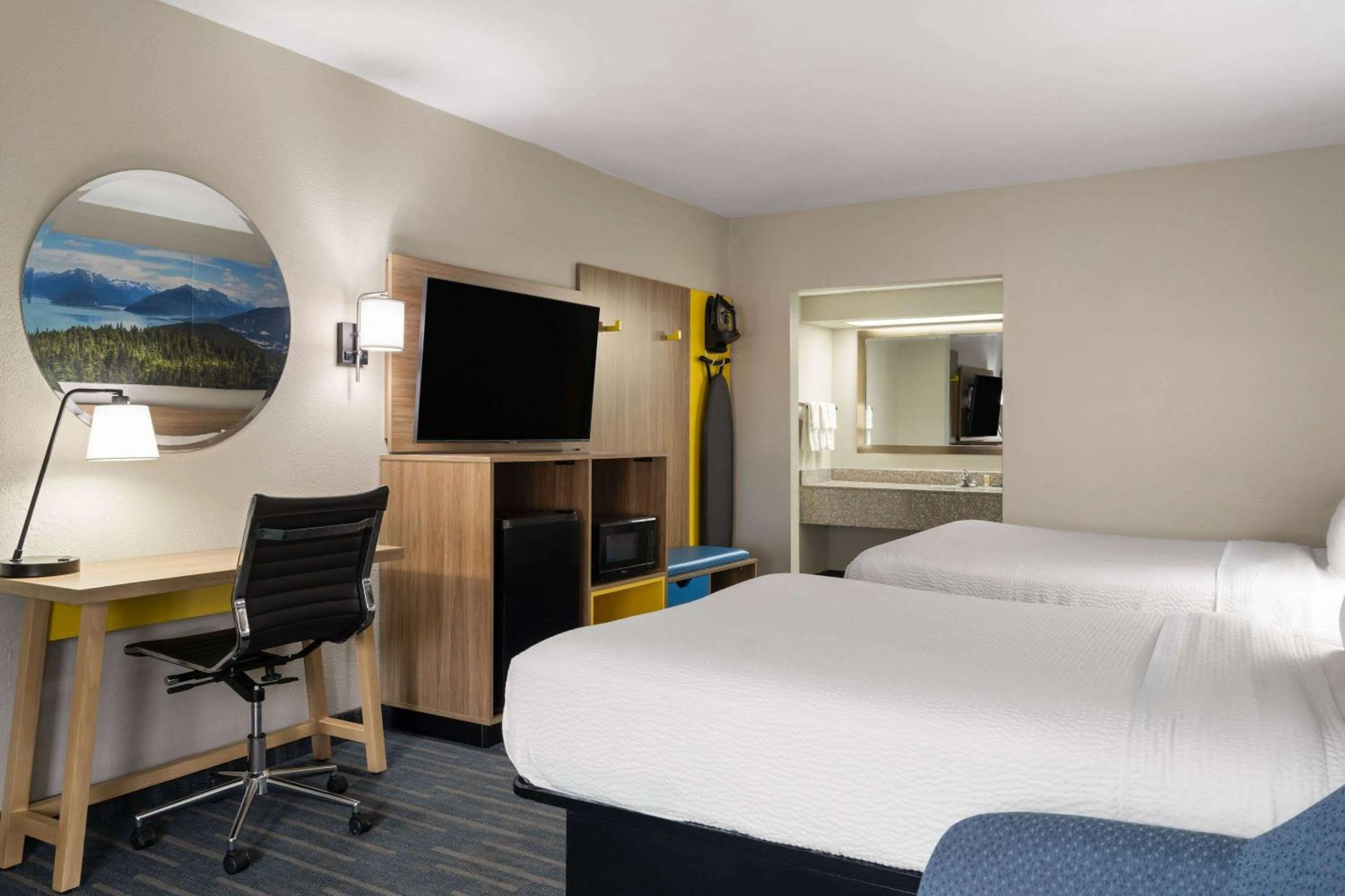 Photo of the whole room, Bed in Days Inn by Wyndham Weldon Roanoke Rapids