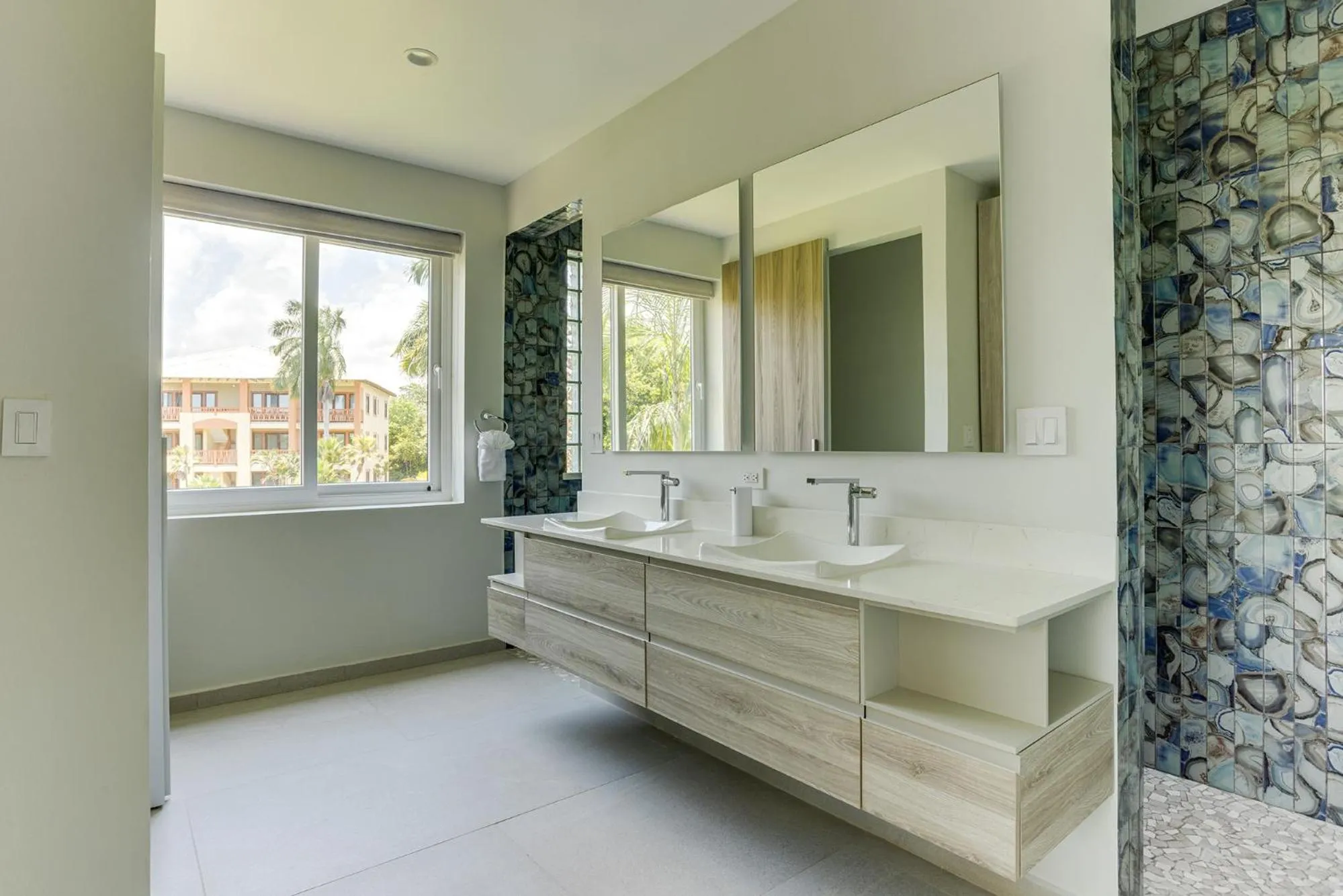 Bathroom in Marazul Belize