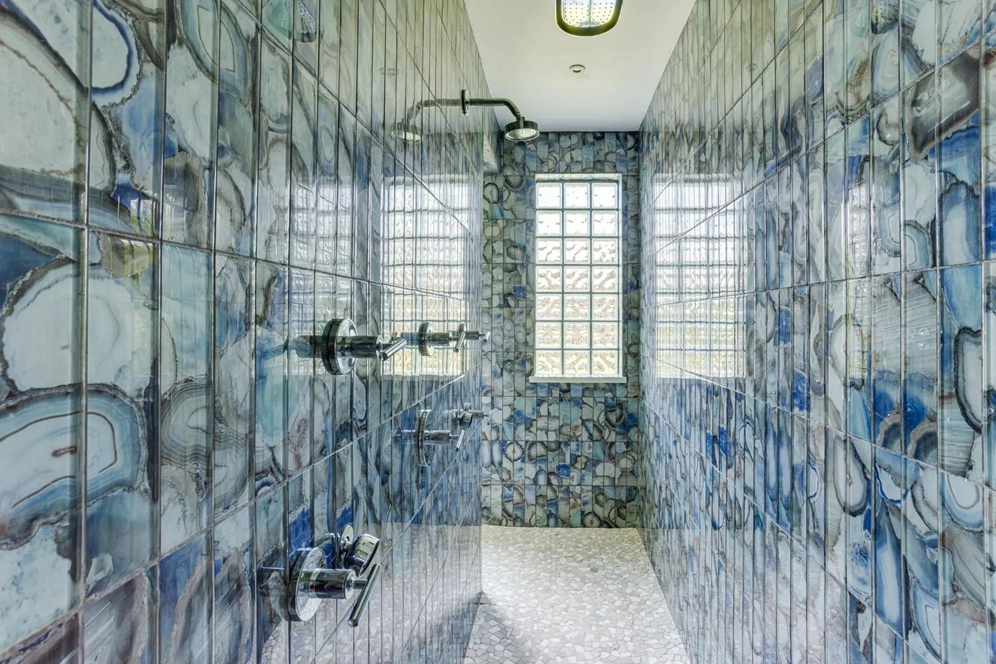 Shower in Marazul Belize